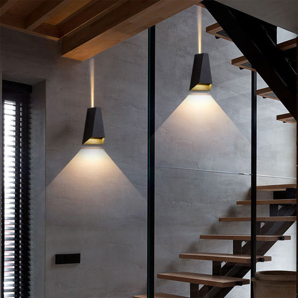 Rellisto Outdoor Wall Light