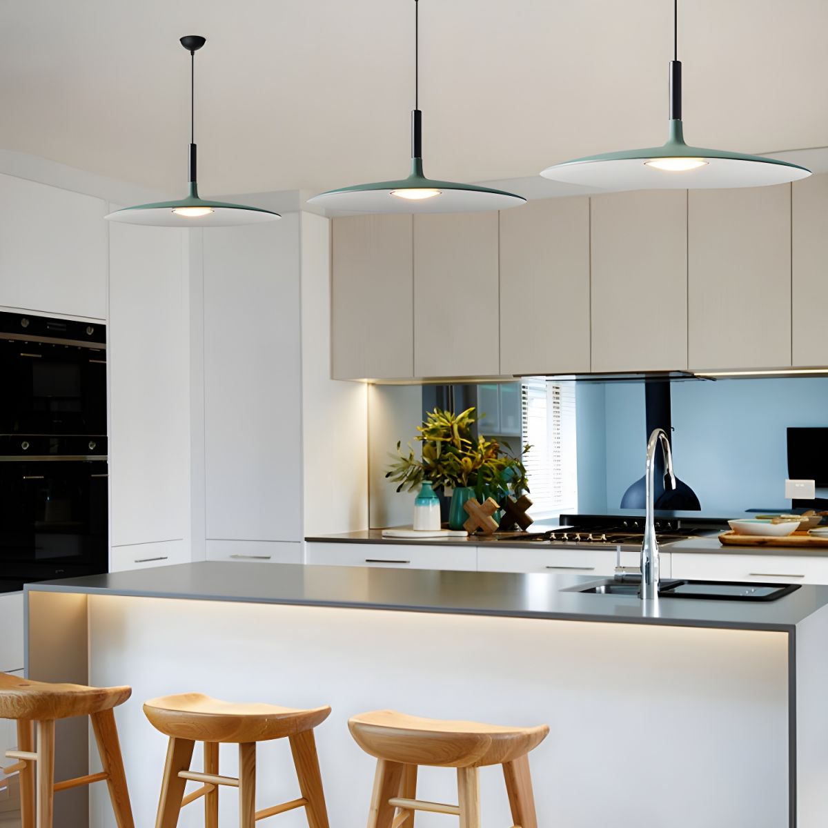 Alomb Metal Pendant Light