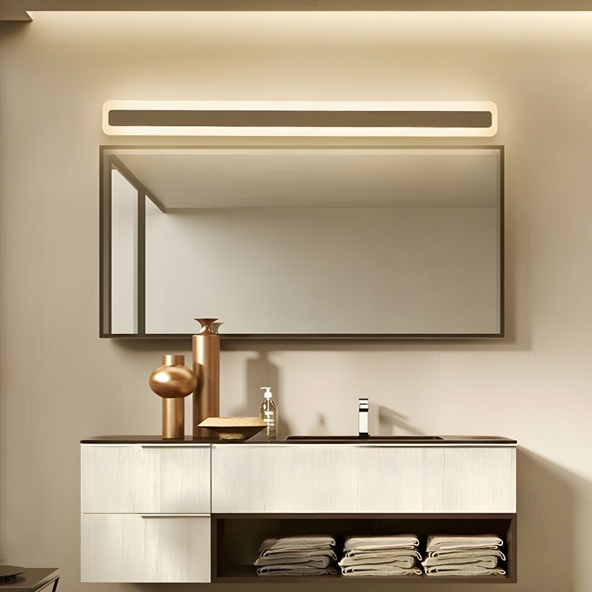Lumetra Golden Wall Light