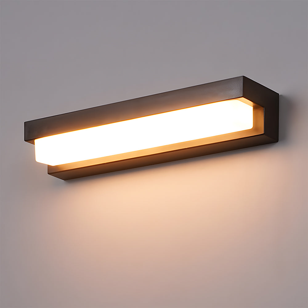Tralivo Outdoor Wall Light