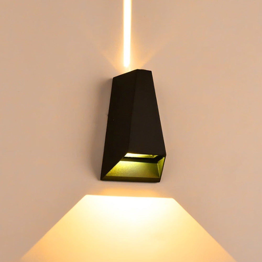 Rellisto Outdoor Wall Light