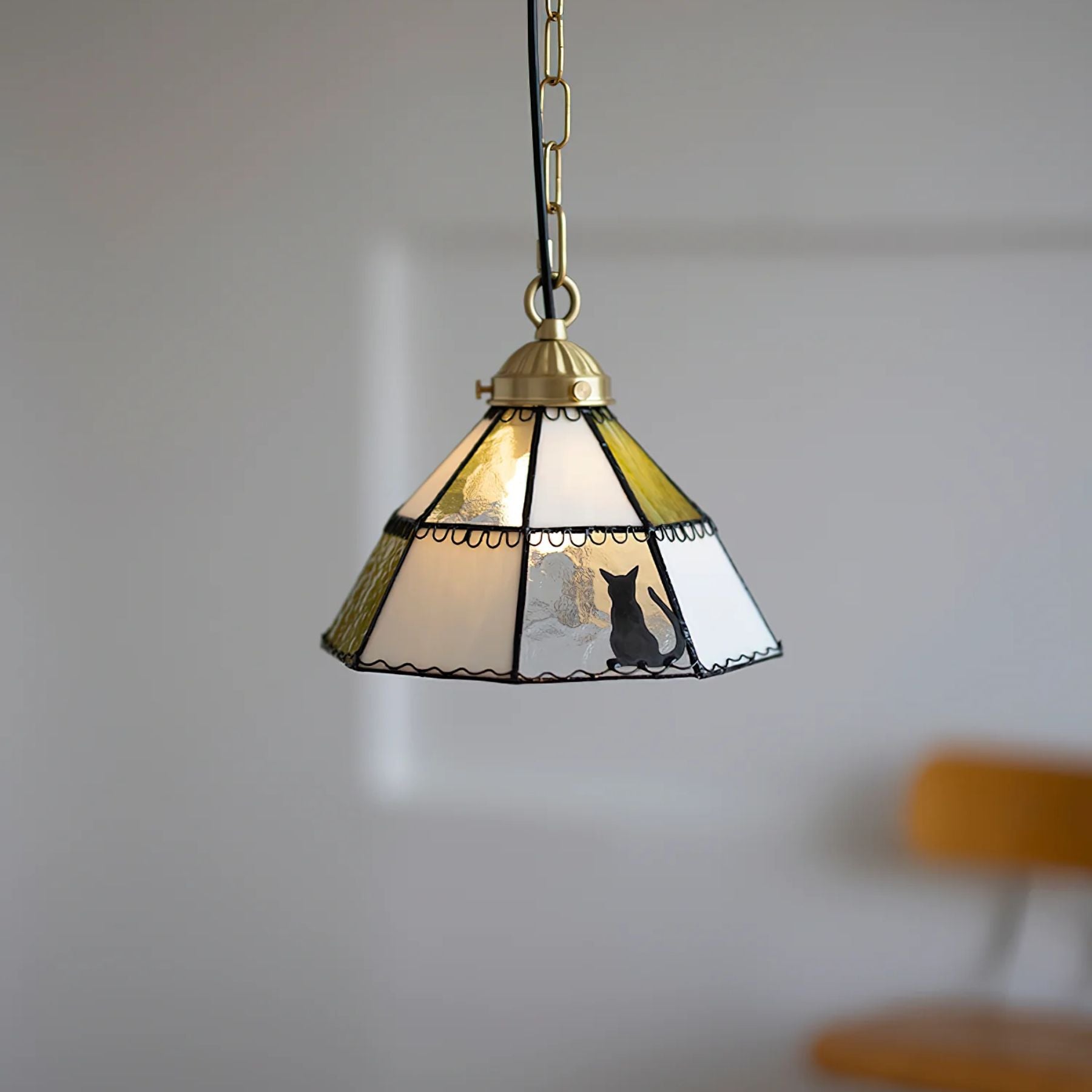 Peloze Tiffany Pendant Light