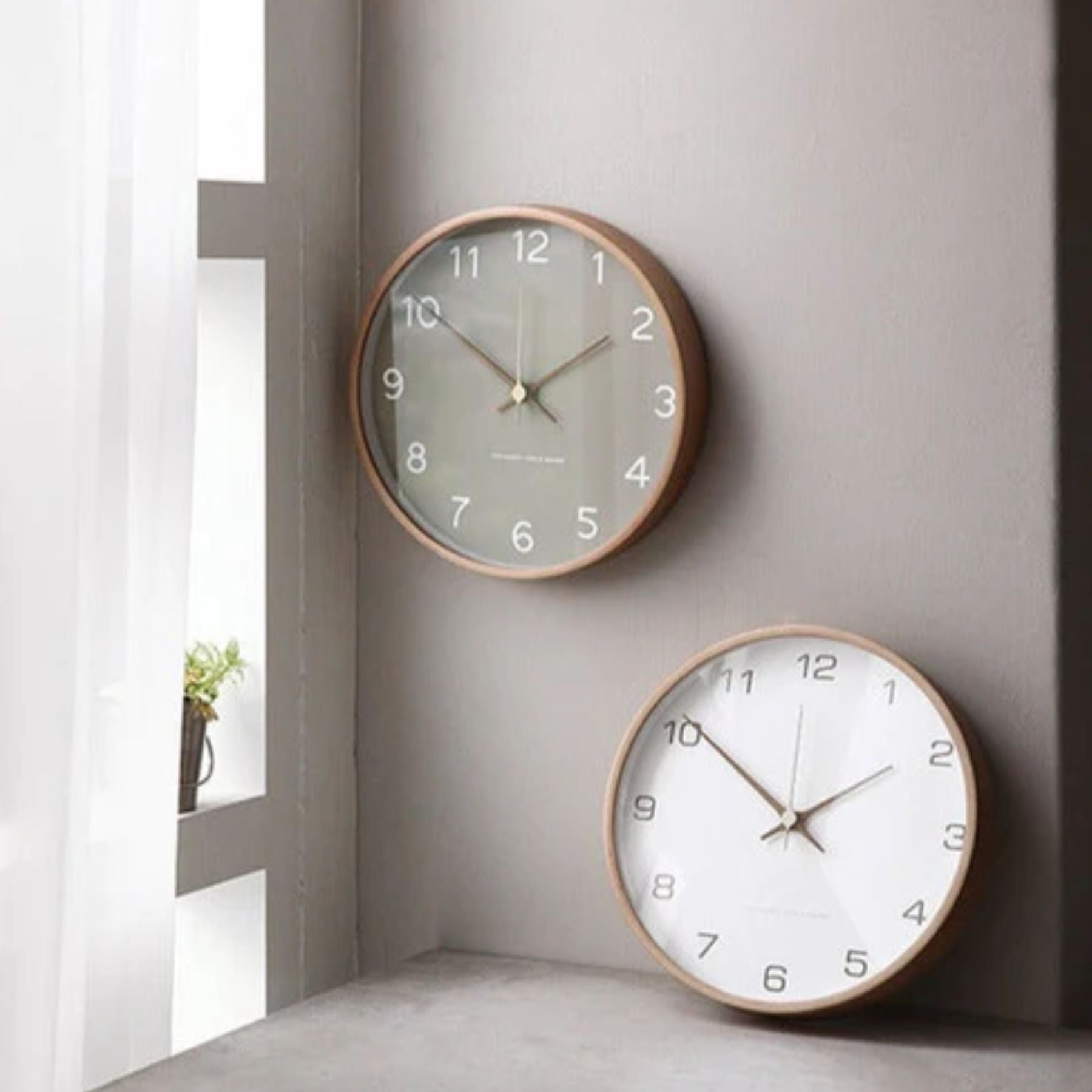 Zyno Analog Wall Clock