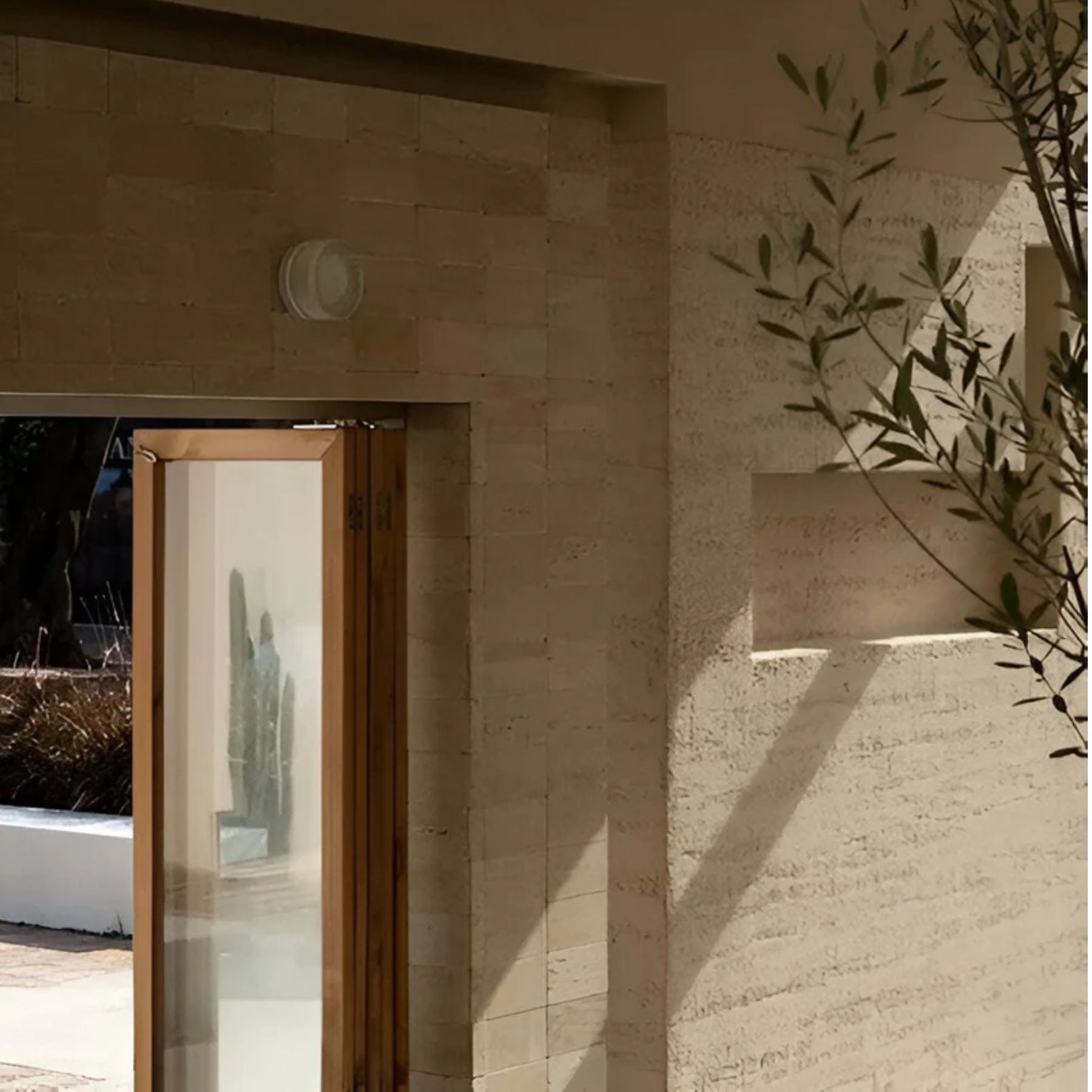 Ambrelo Wall Light