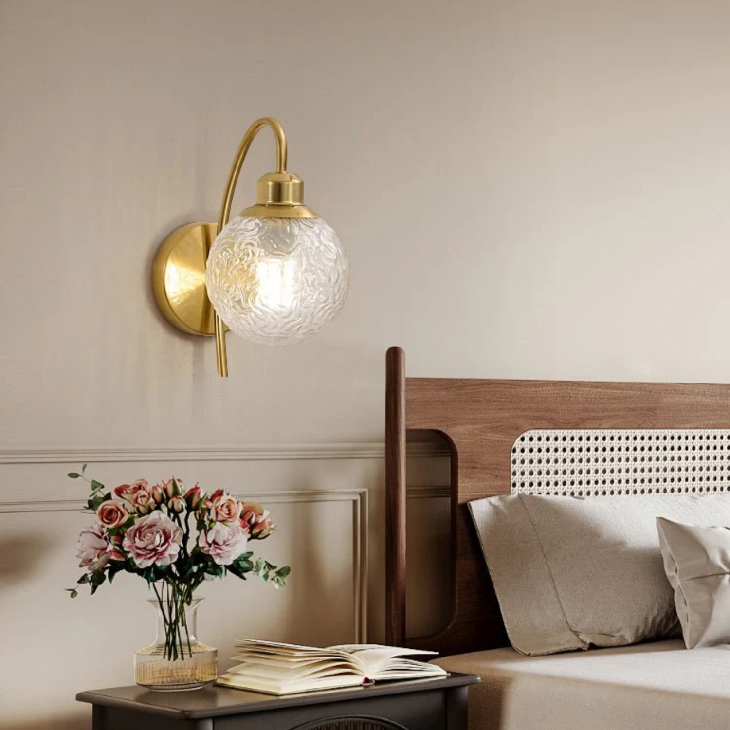 Locova Wall Light