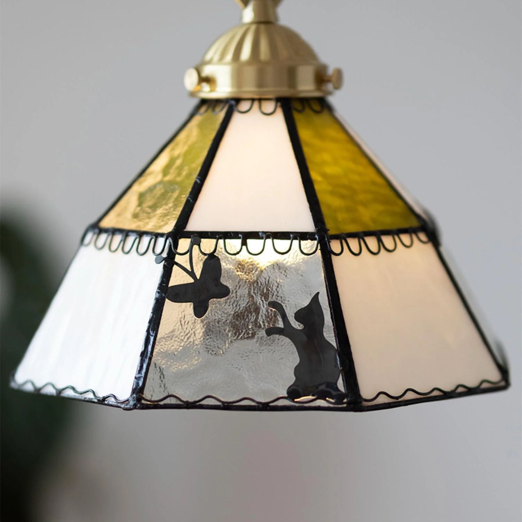 Peloze Tiffany Pendant Light