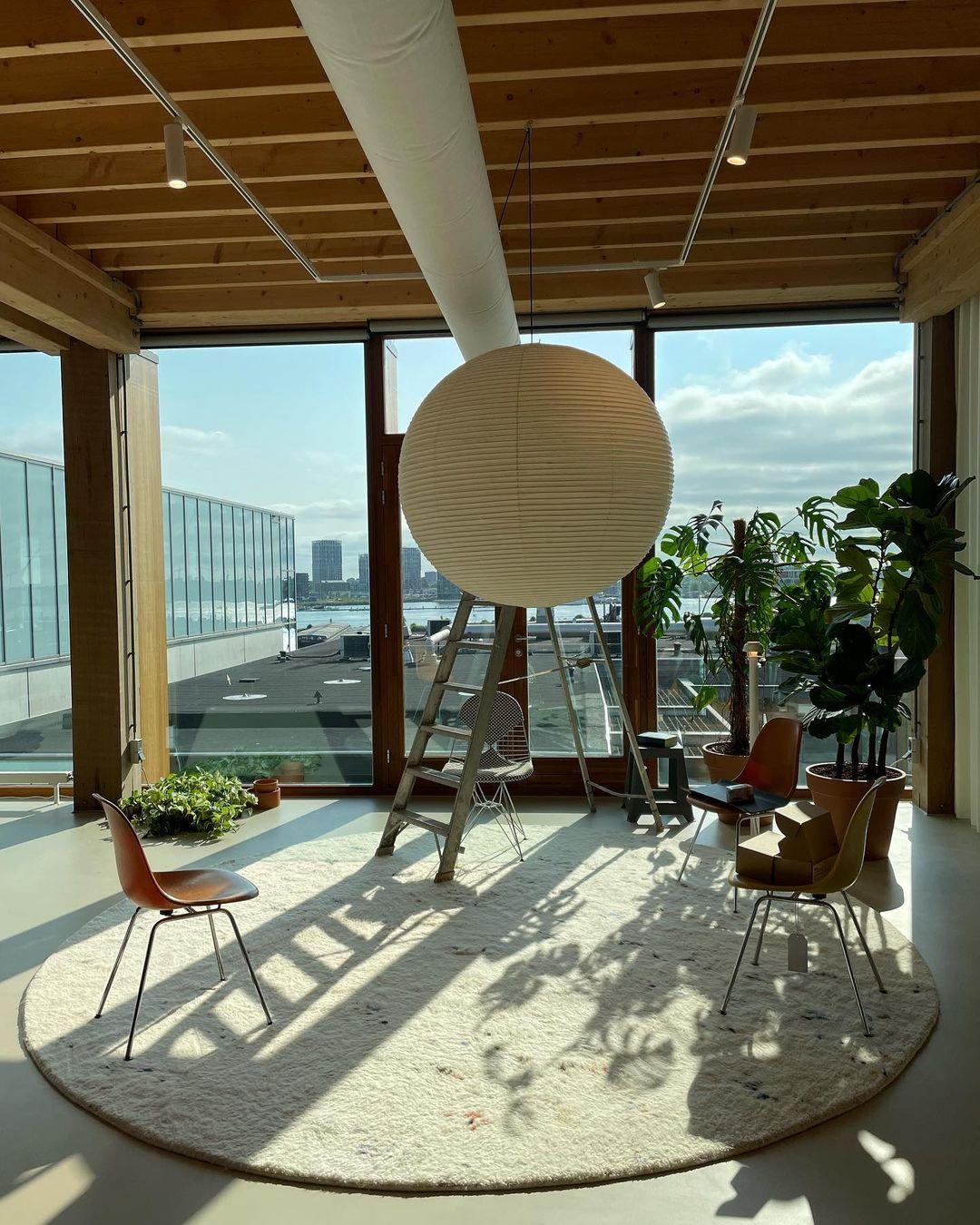 Dituli Globe Pendant Light