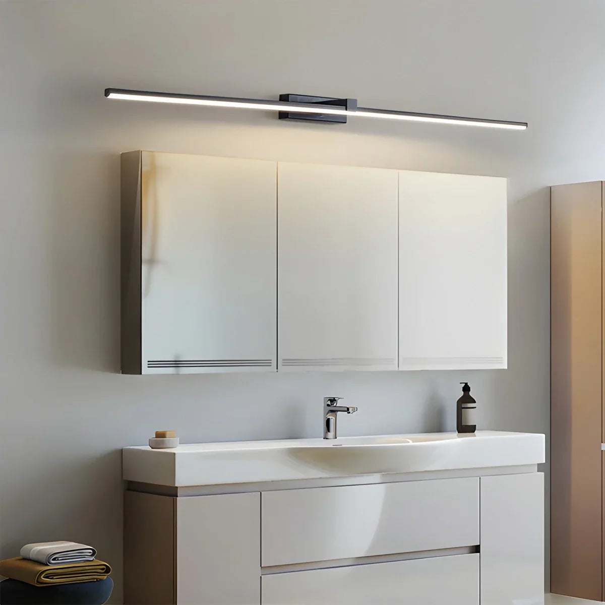Vinaty Linear Wall Light
