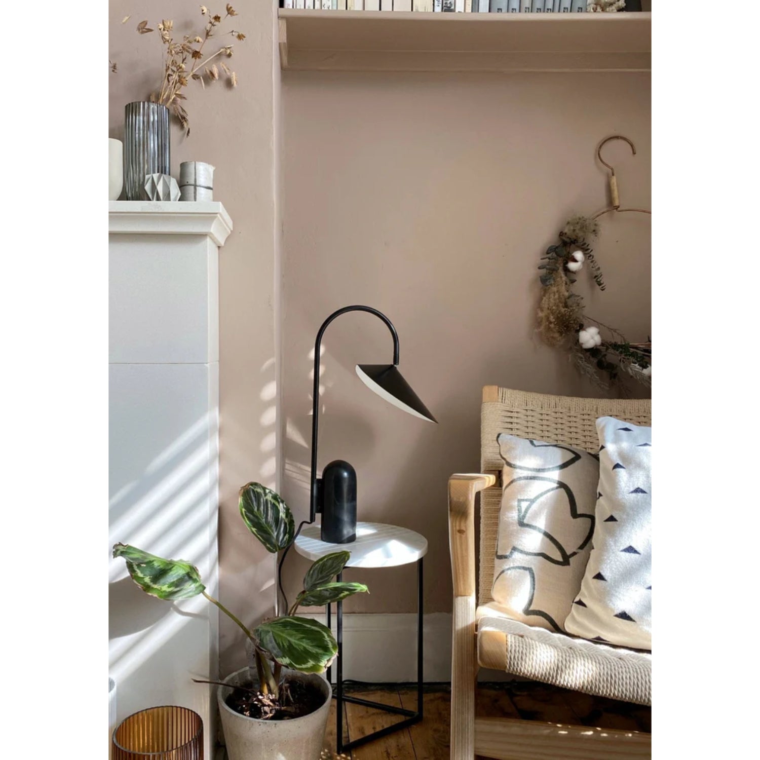 Arumce Table Lamp