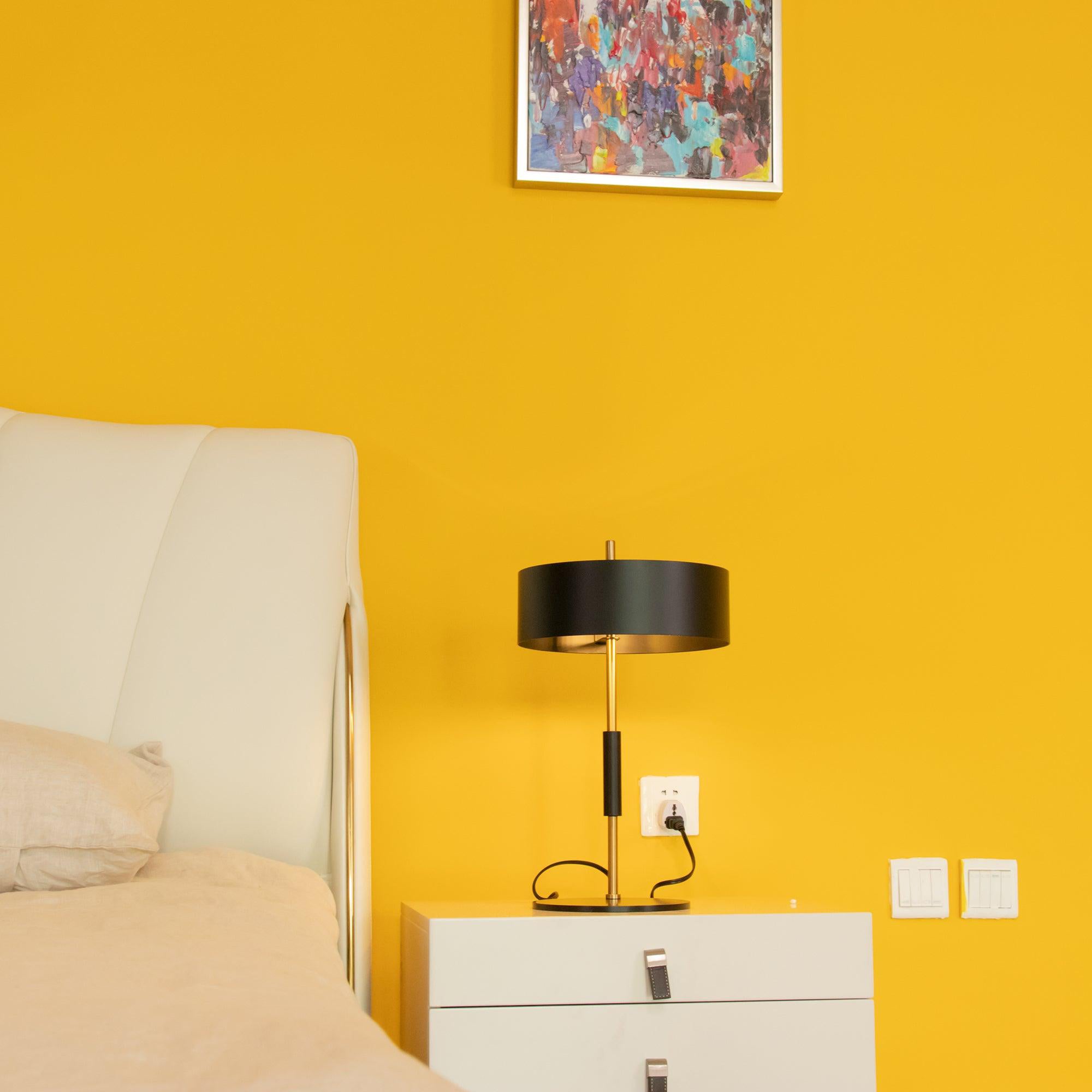 Arinezza Table Lamp
