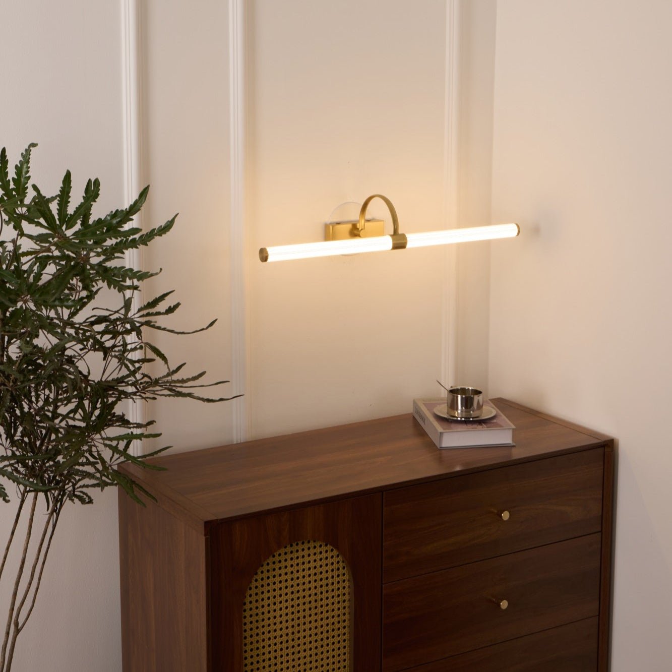Feonis Wall Light