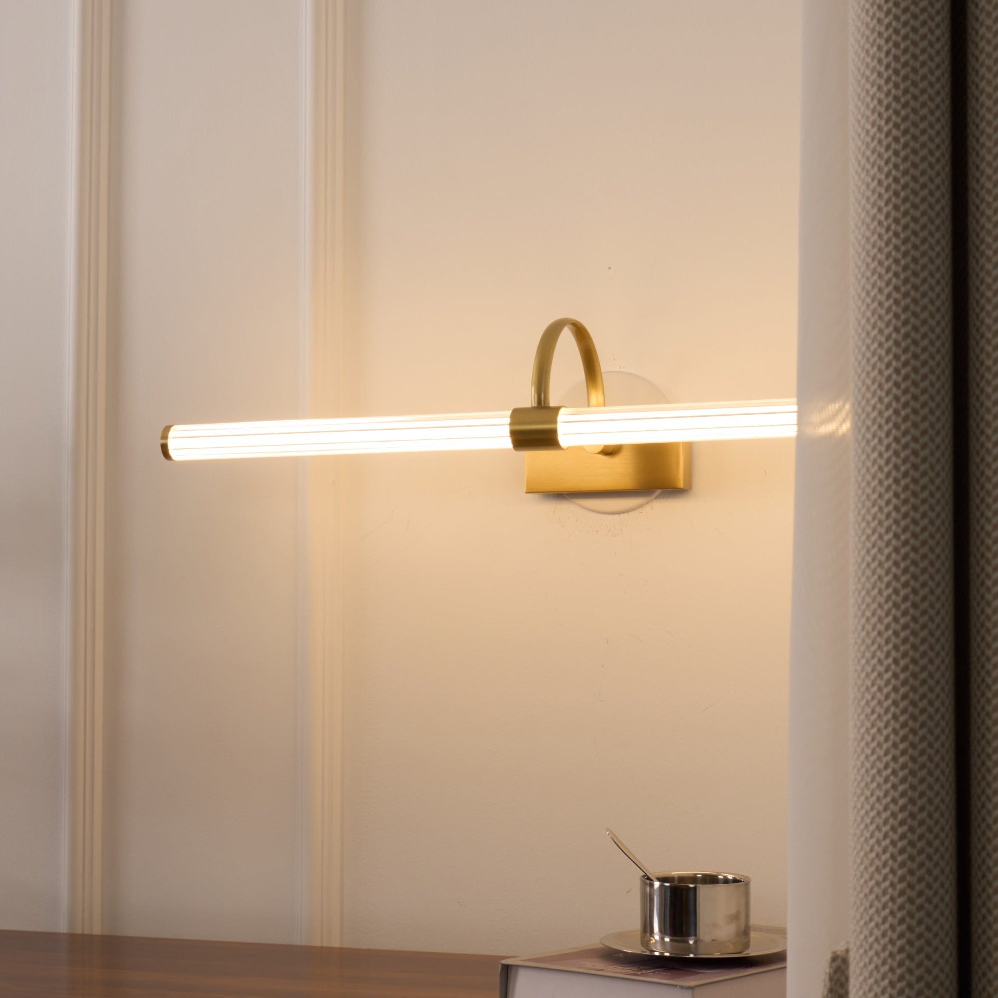 Feonis Wall Light