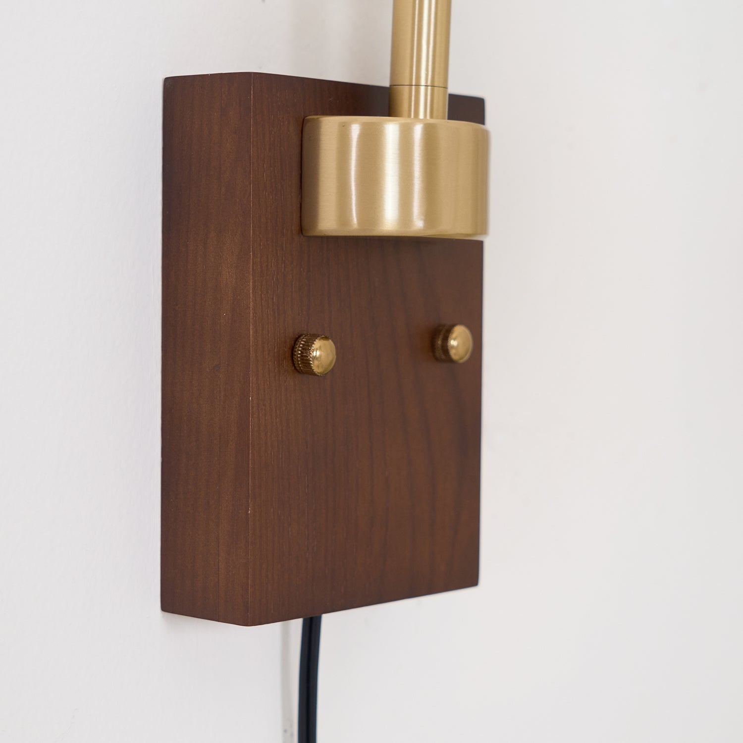Molvik Wall Light