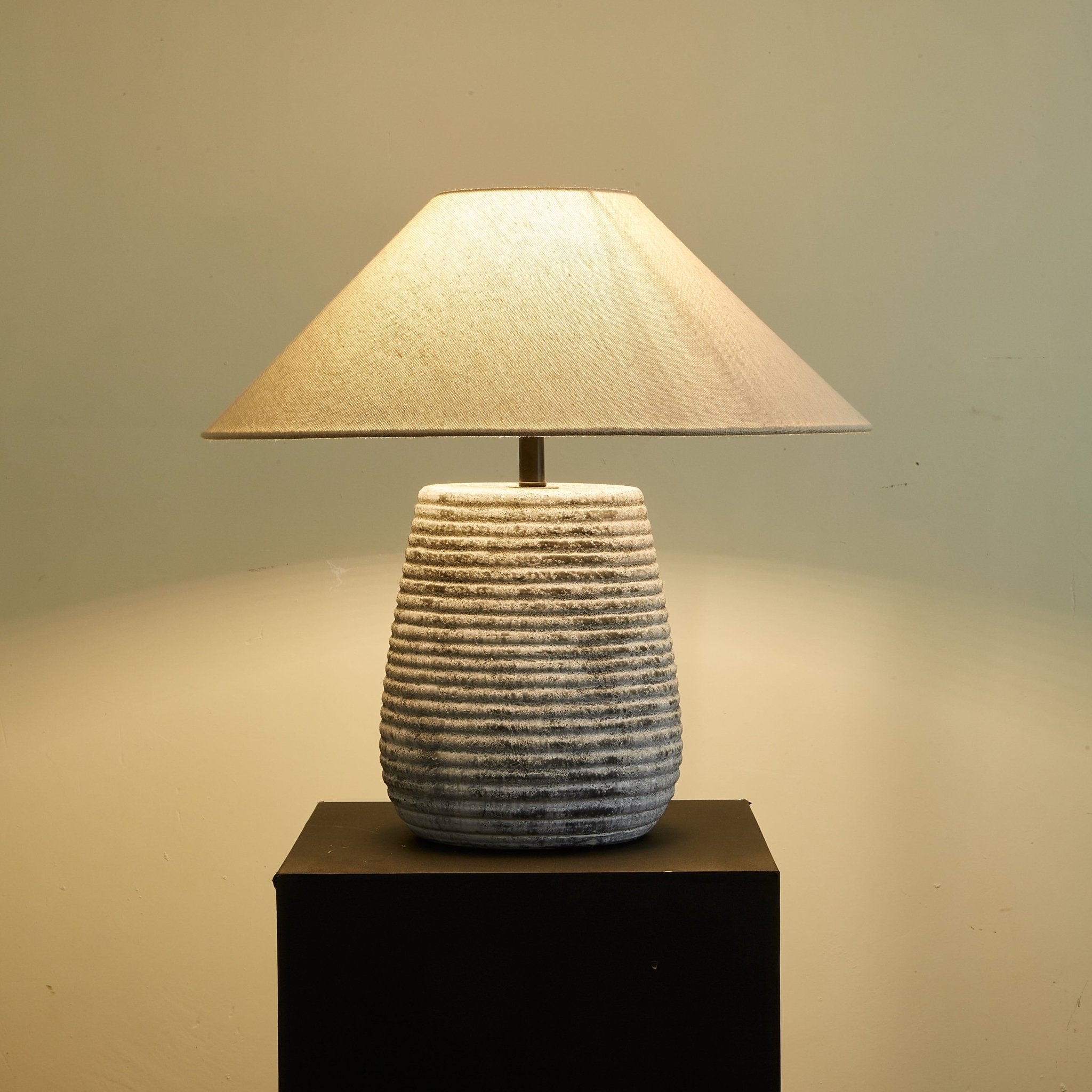 Conzon Ribbed Table Lamp