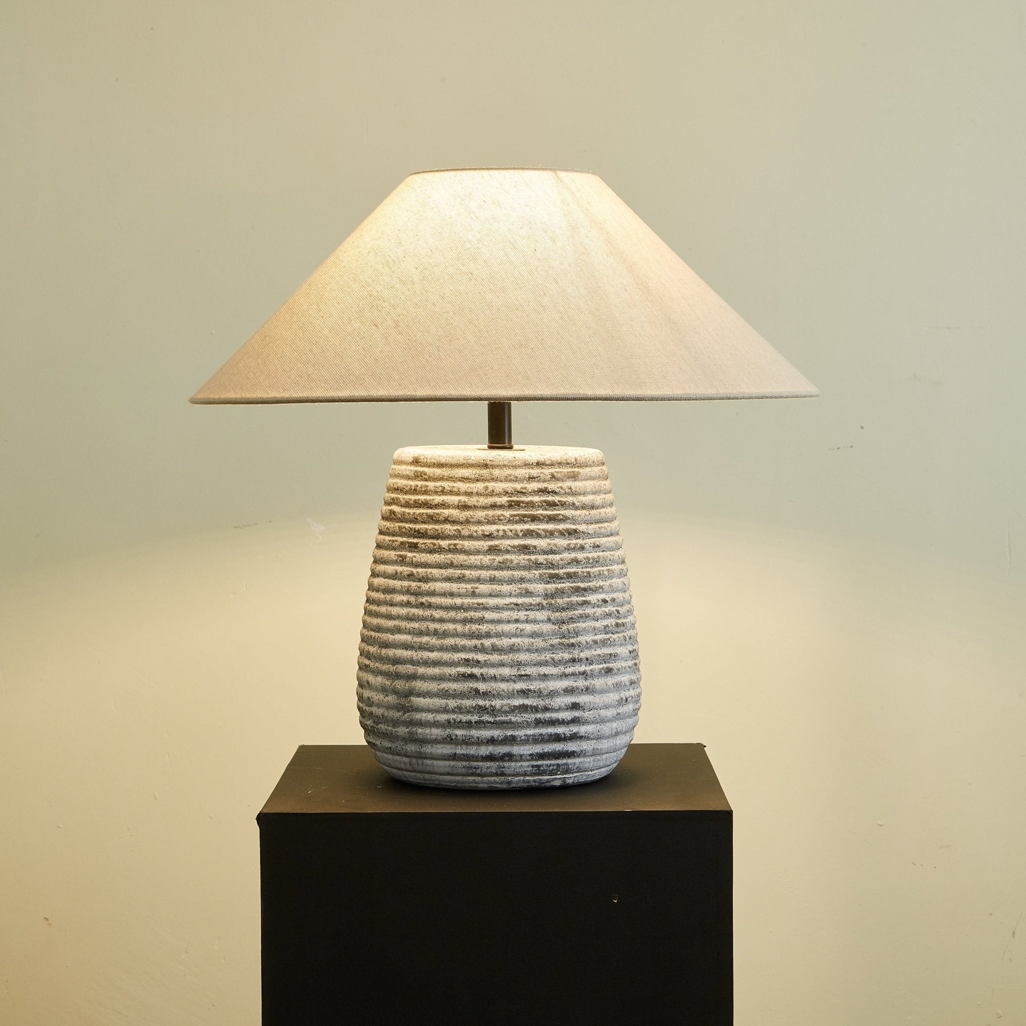 Conzon Ribbed Table Lamp
