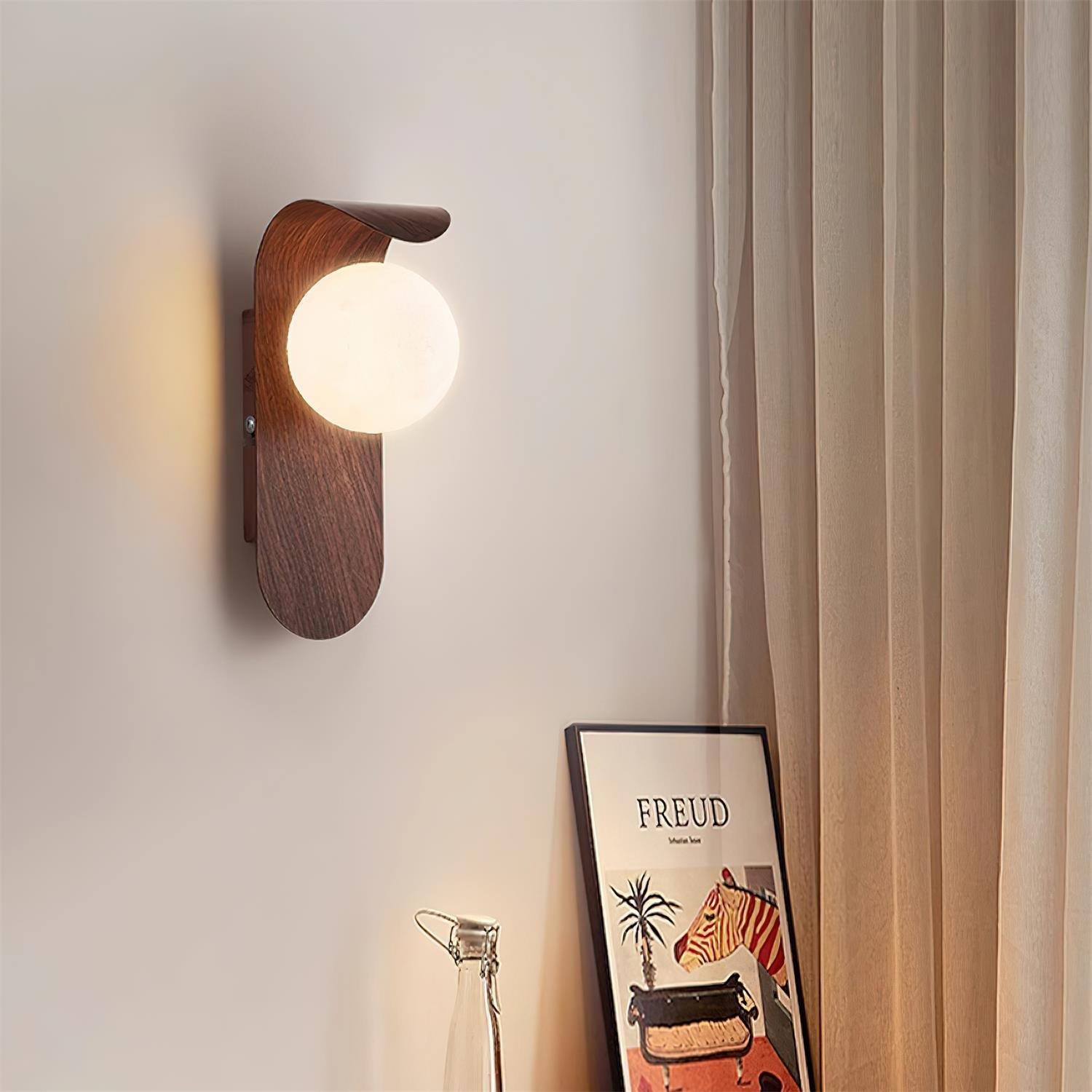 Lyrace Wall Light