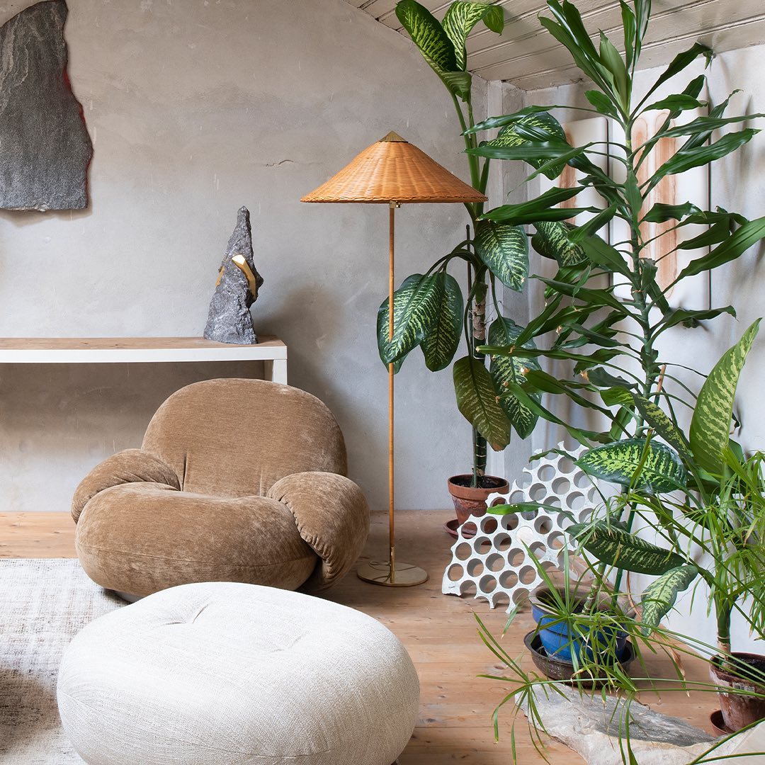 Amora Floor Lamp