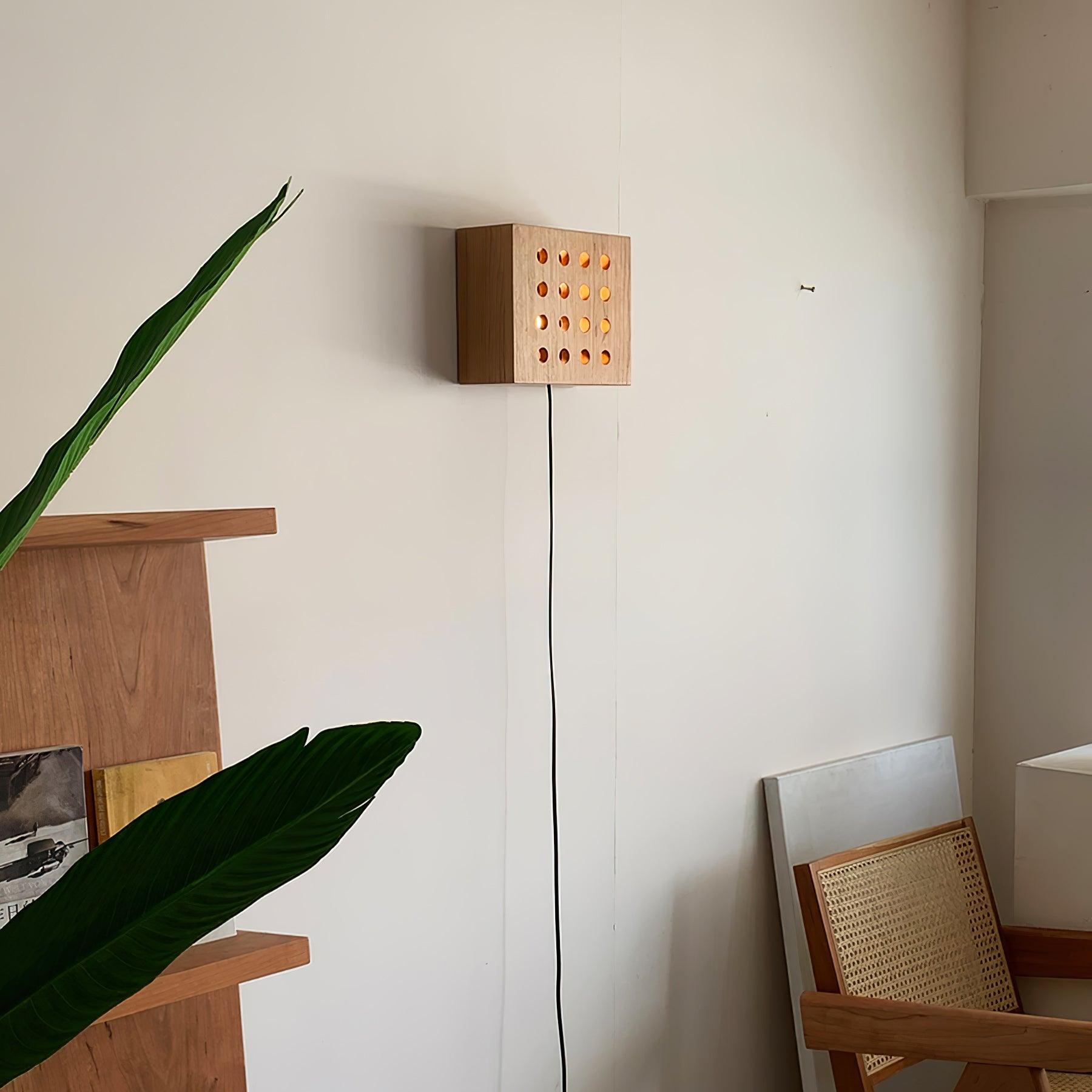 Selmo Wooden Wall Light