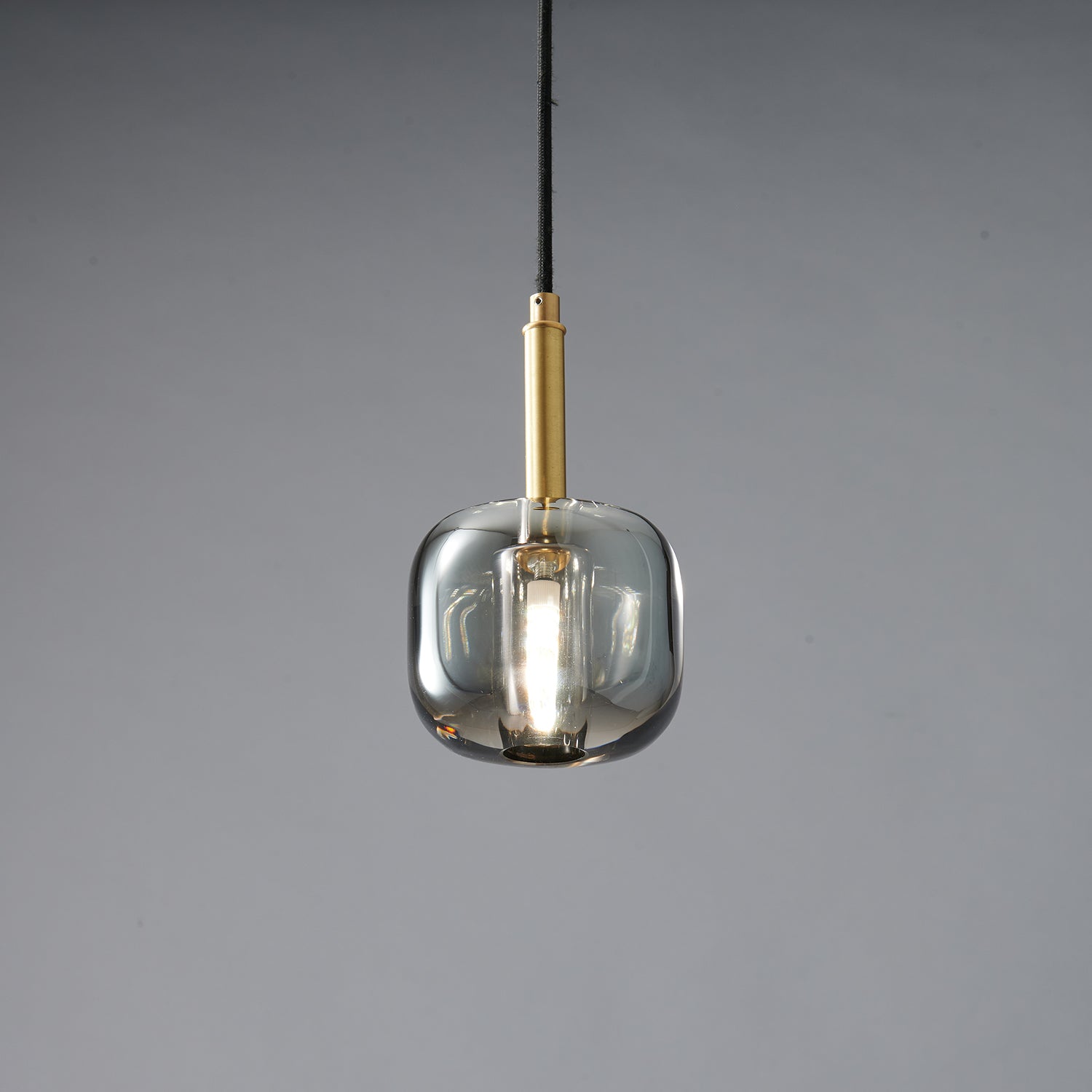 Lekopeza Pendant Light