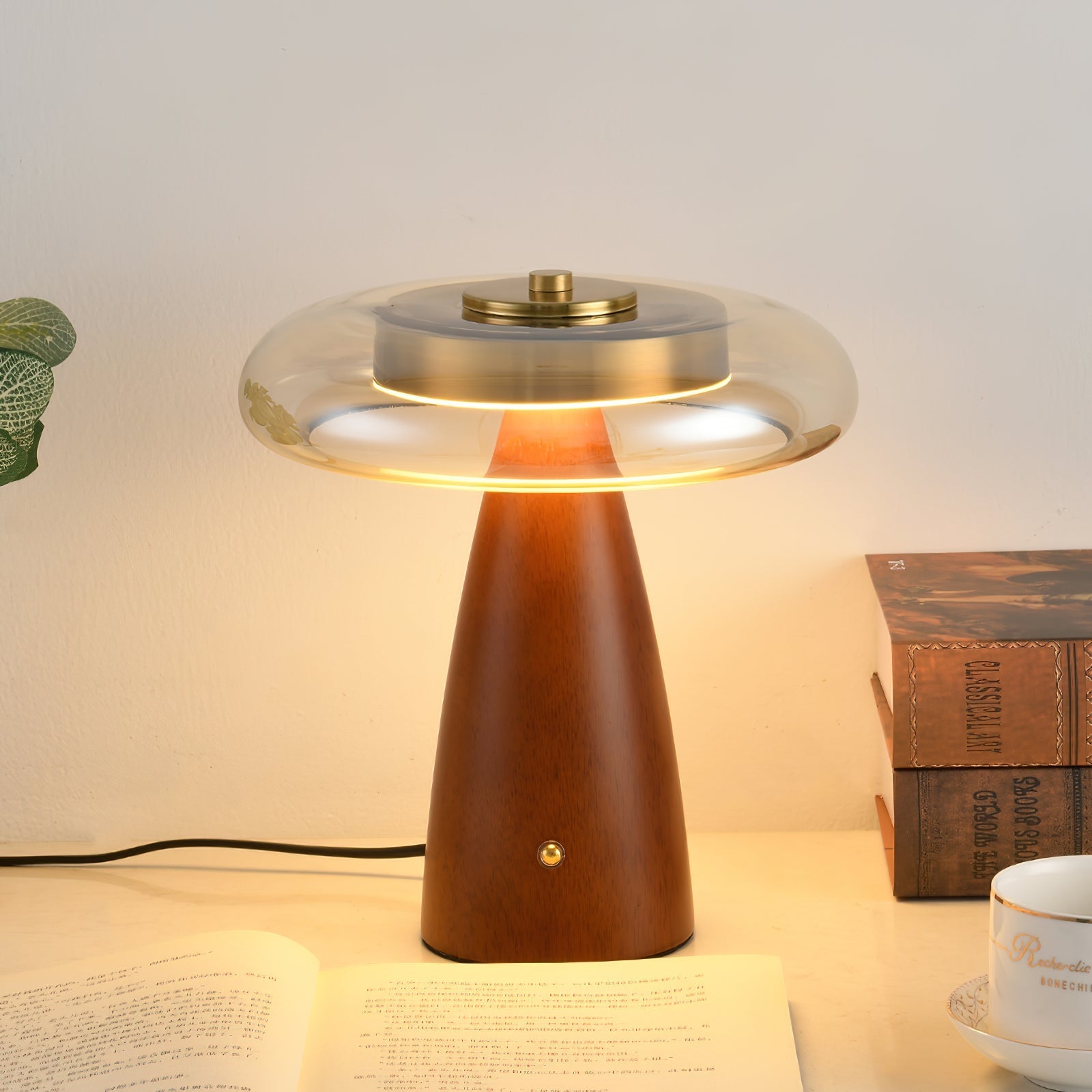 Scalor Table Lamp