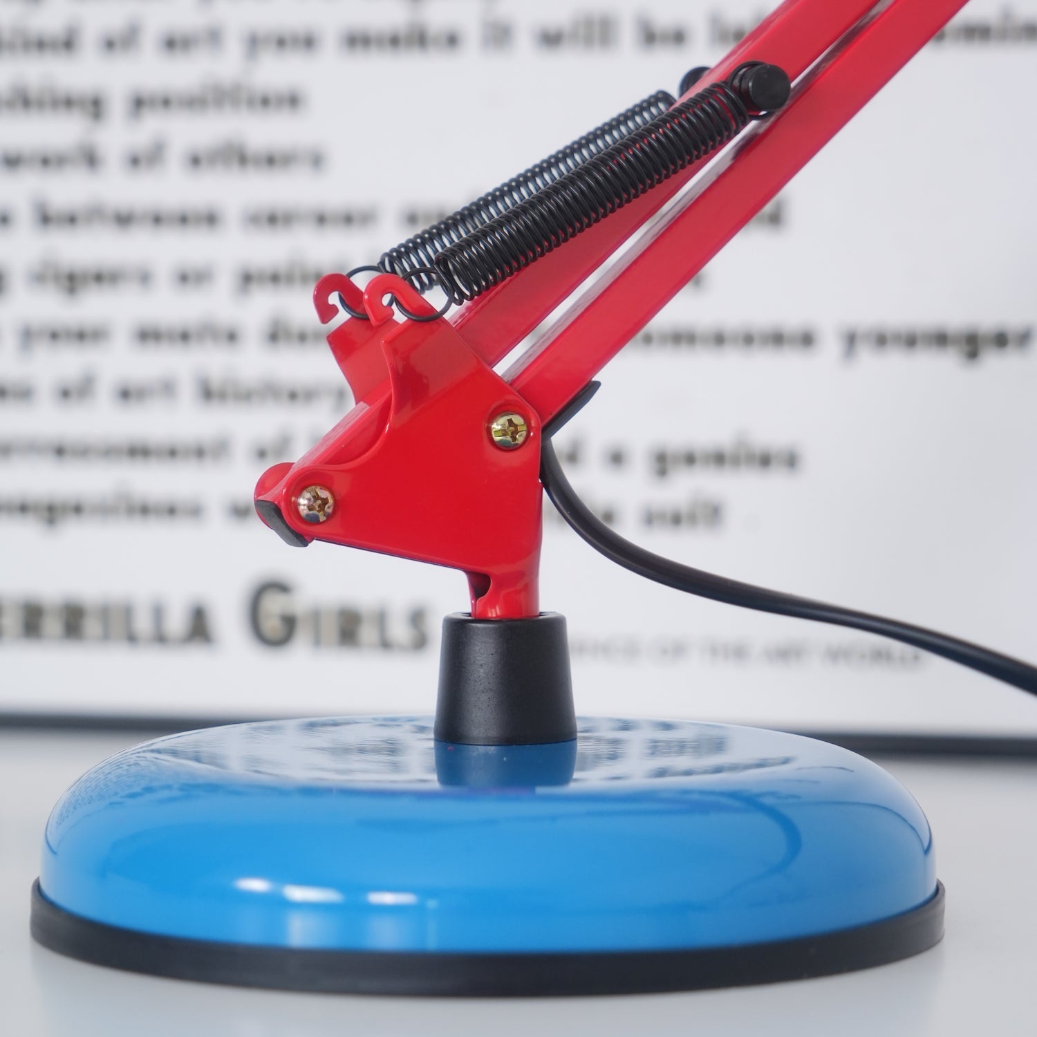 Avesso Table Lamp