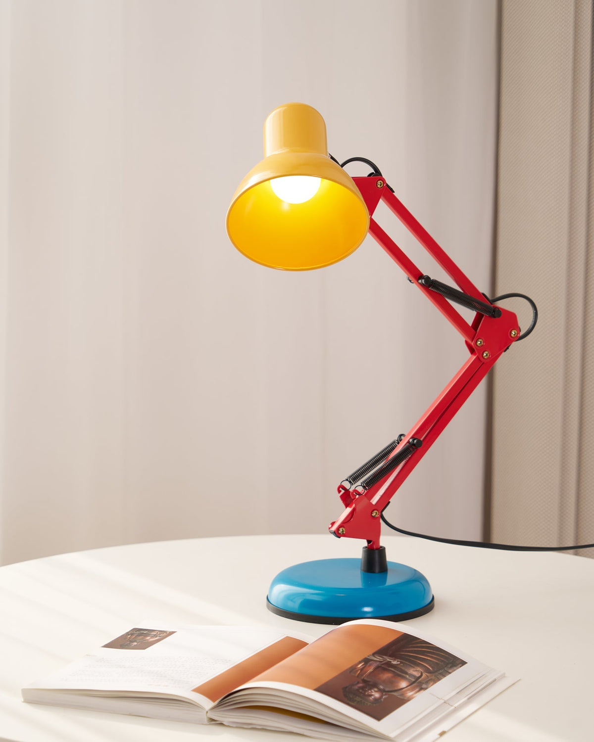 Honam Memphis Table Lamp
