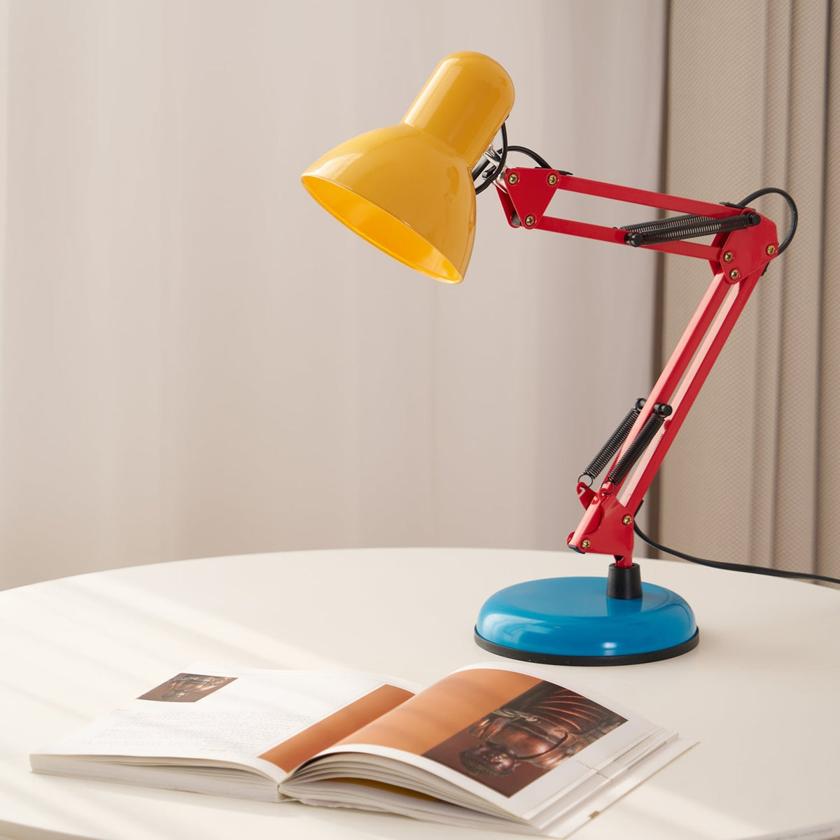 Honam Memphis Table Lamp