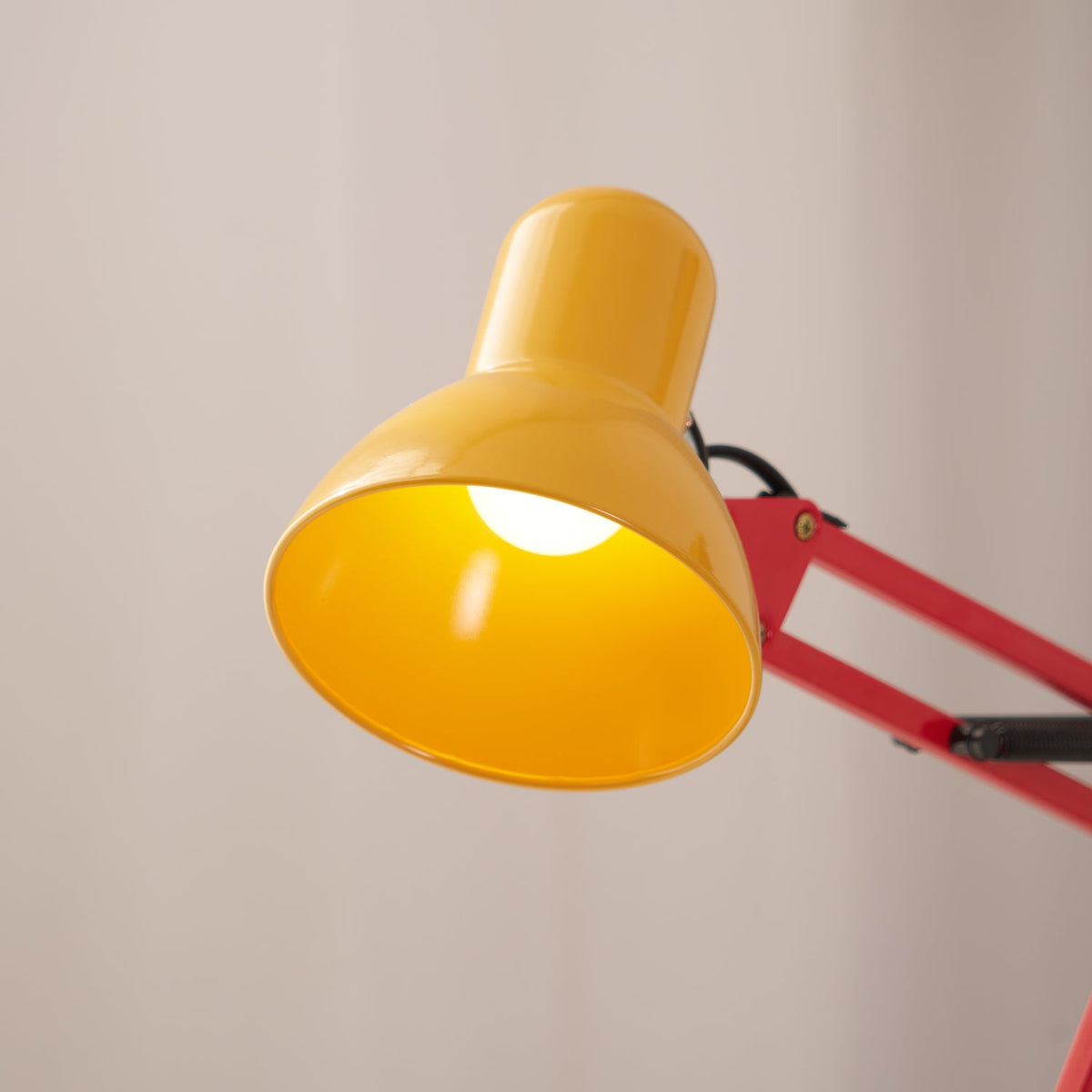 Honam Memphis Table Lamp