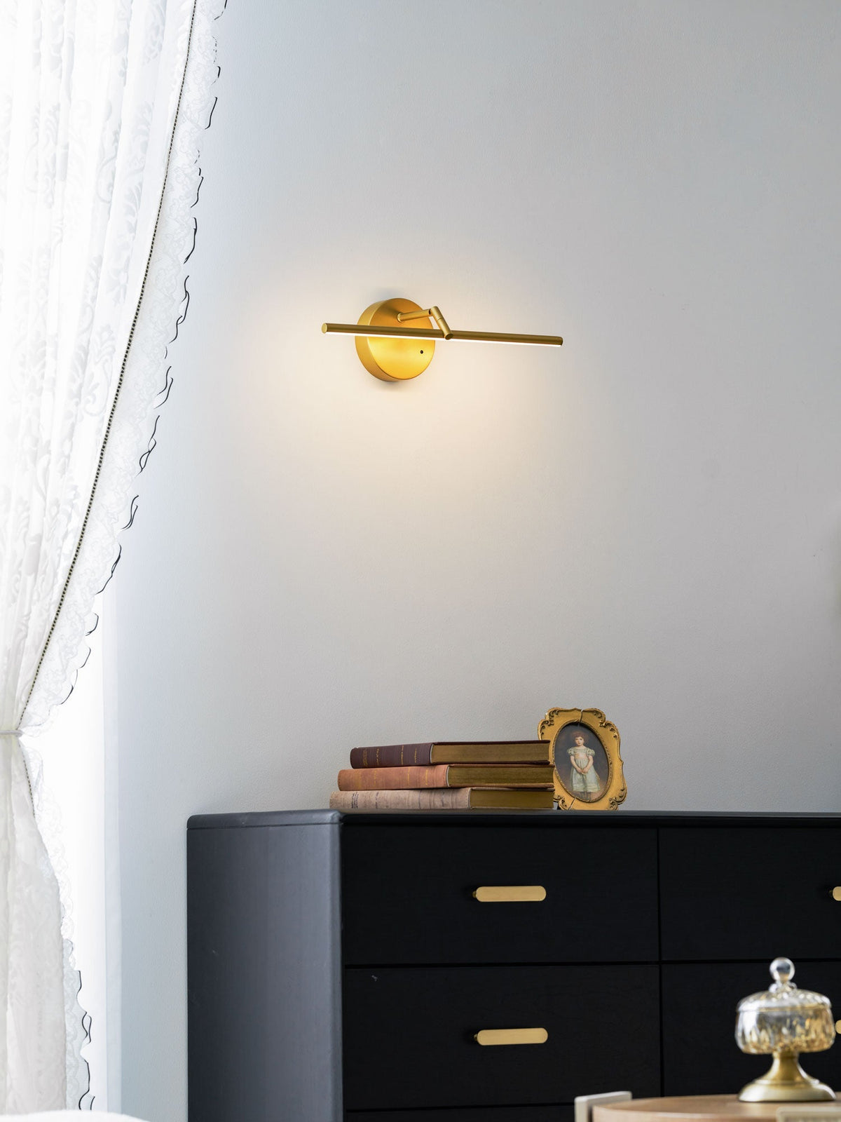 Galleria Slim Rechargeable Wall Light – detail 16
