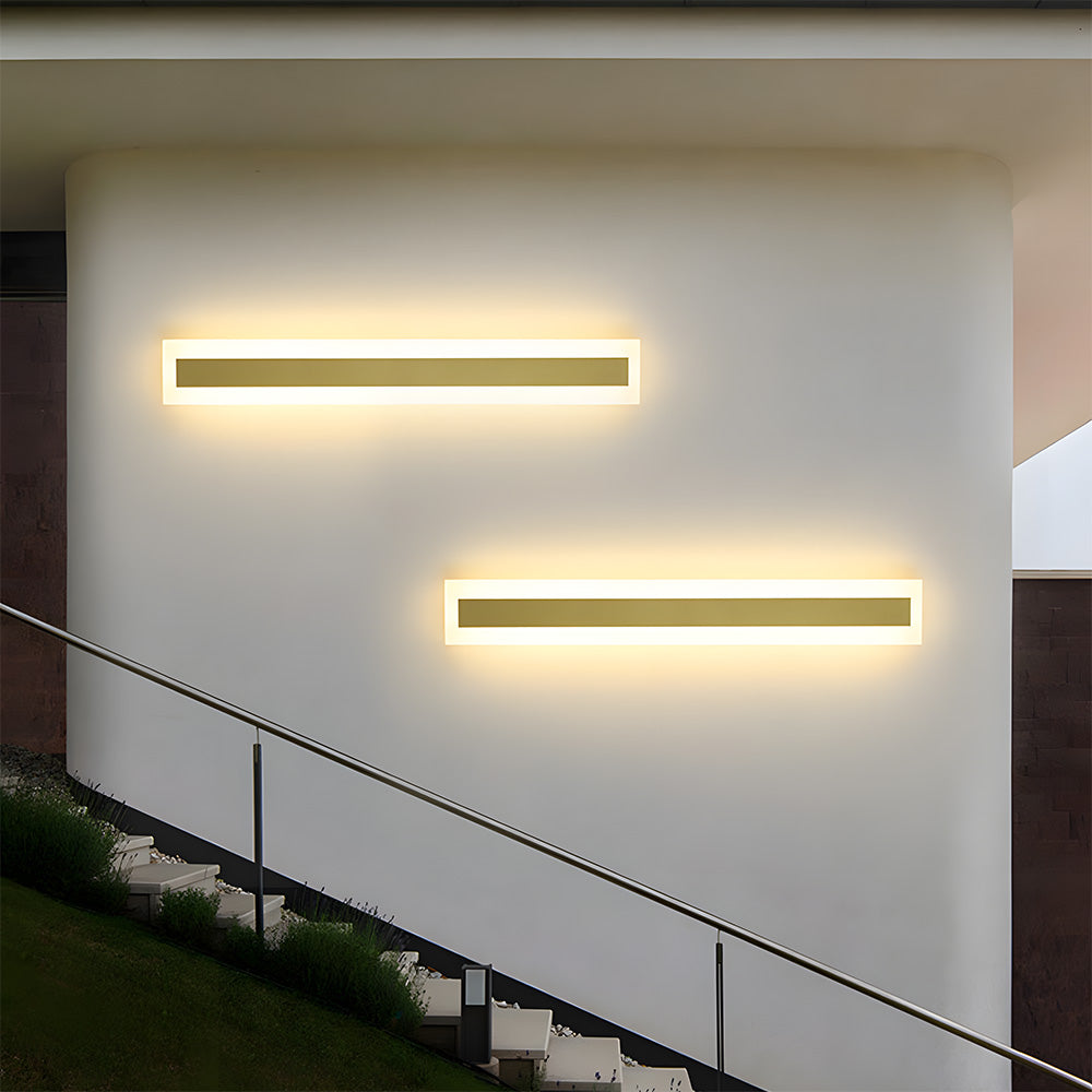 Quantaro Outdoor Wall Light