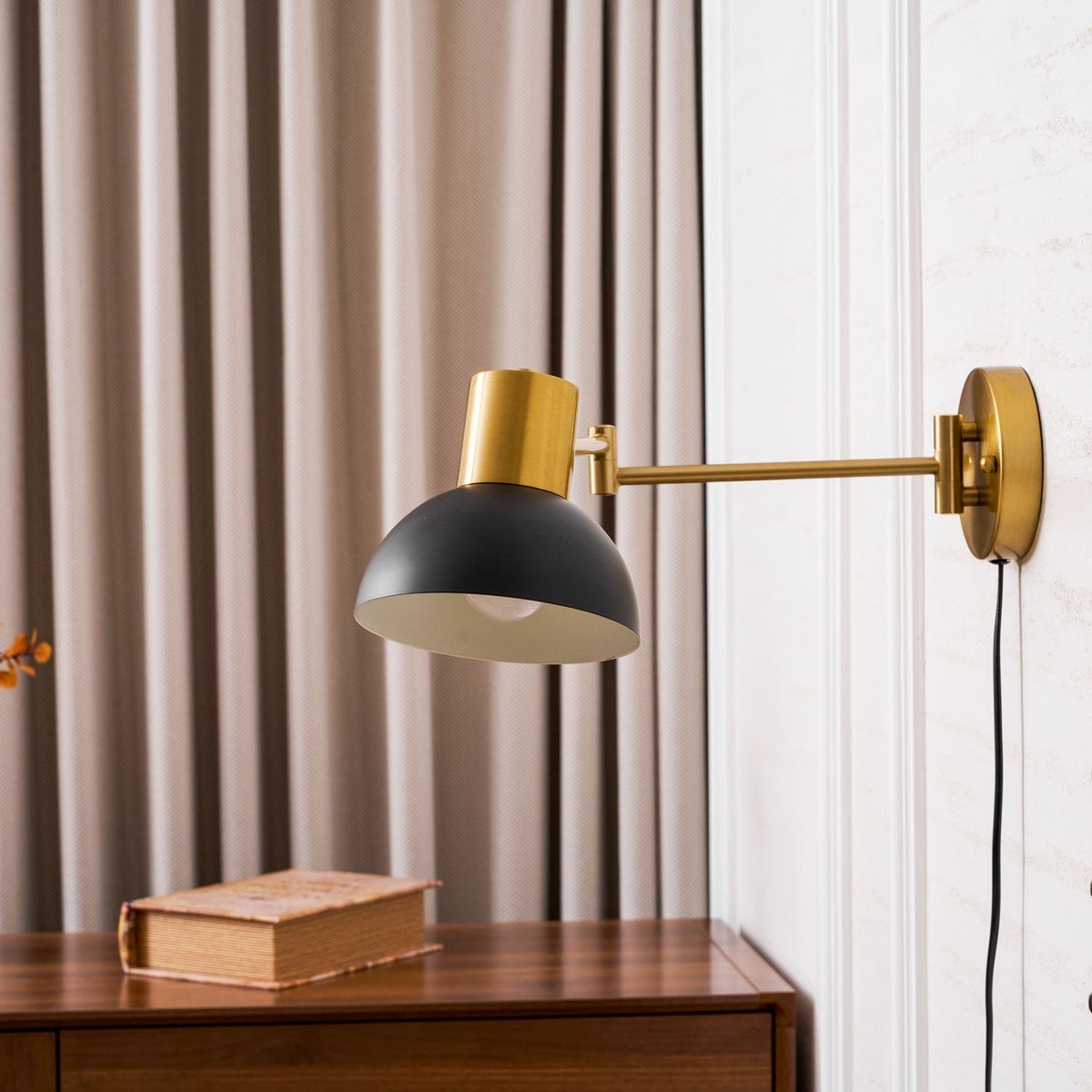 Coto Adjustable Wall Light