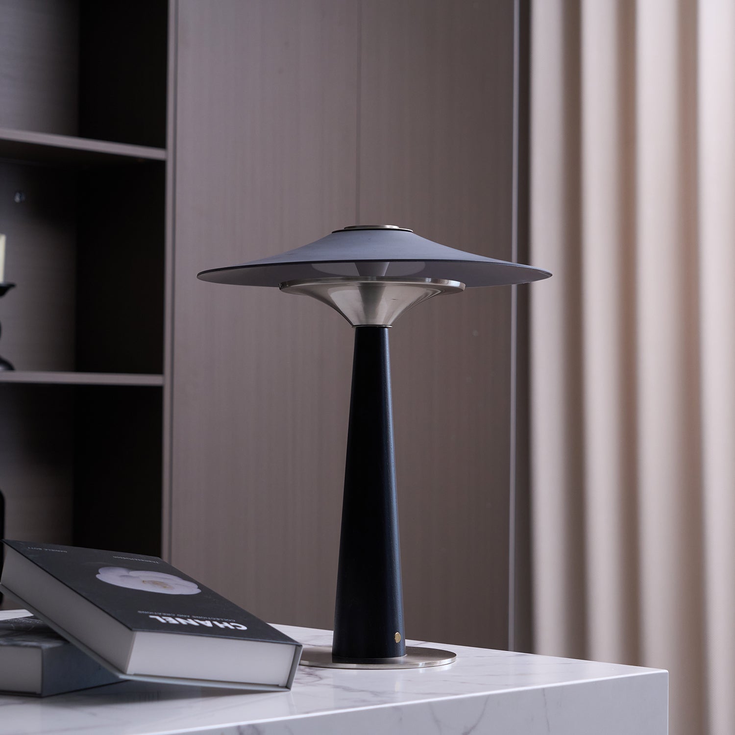 Kizom Table Lamp