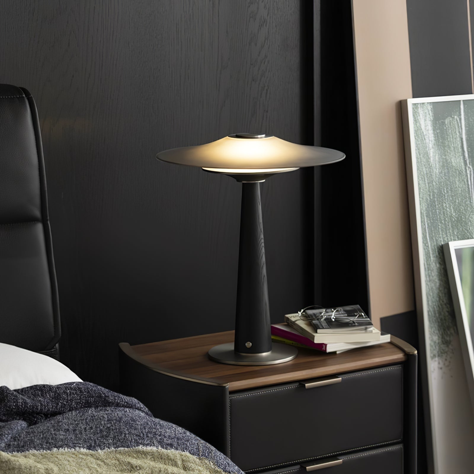 Kizom Table Lamp