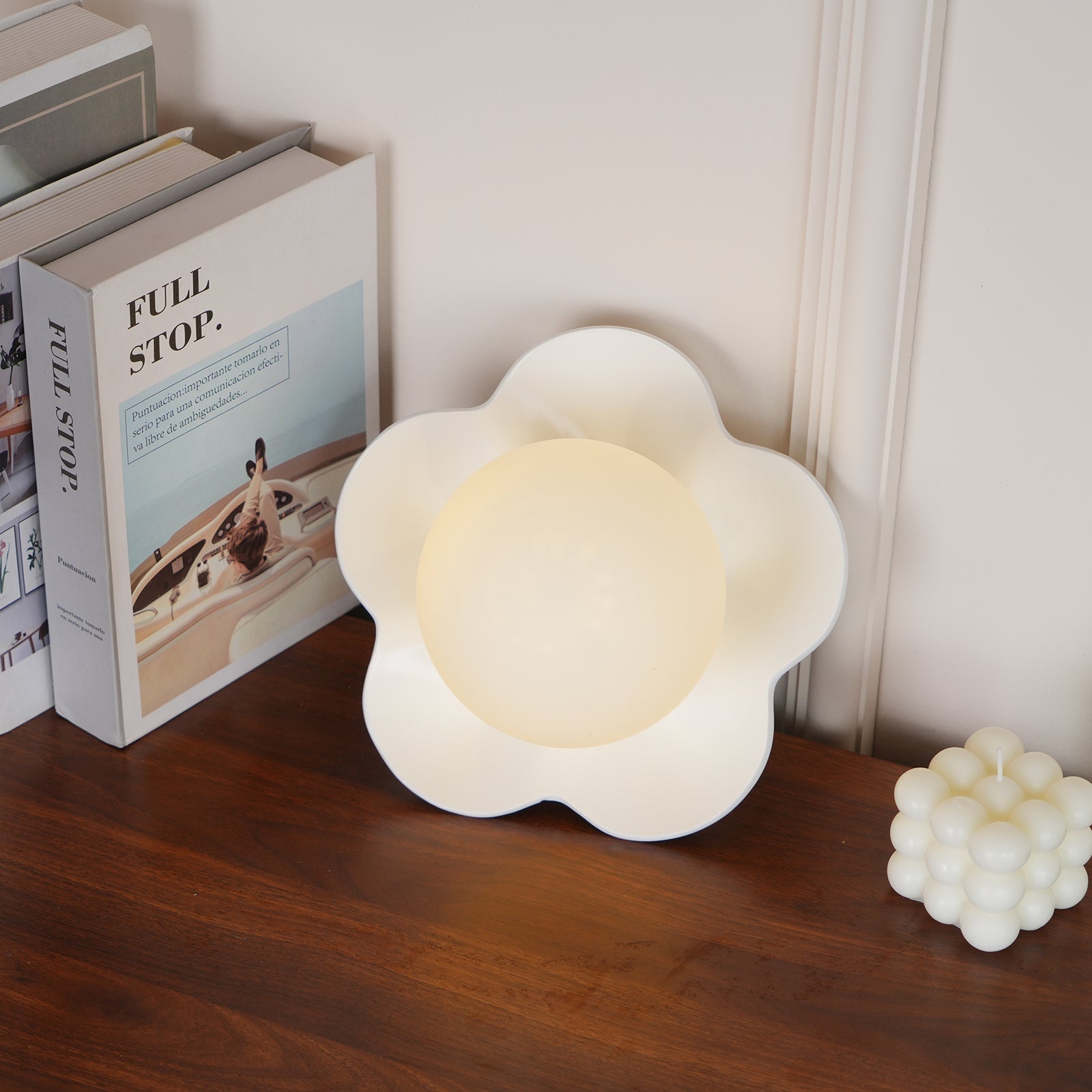 Selani Flower-Shaped Wall Light