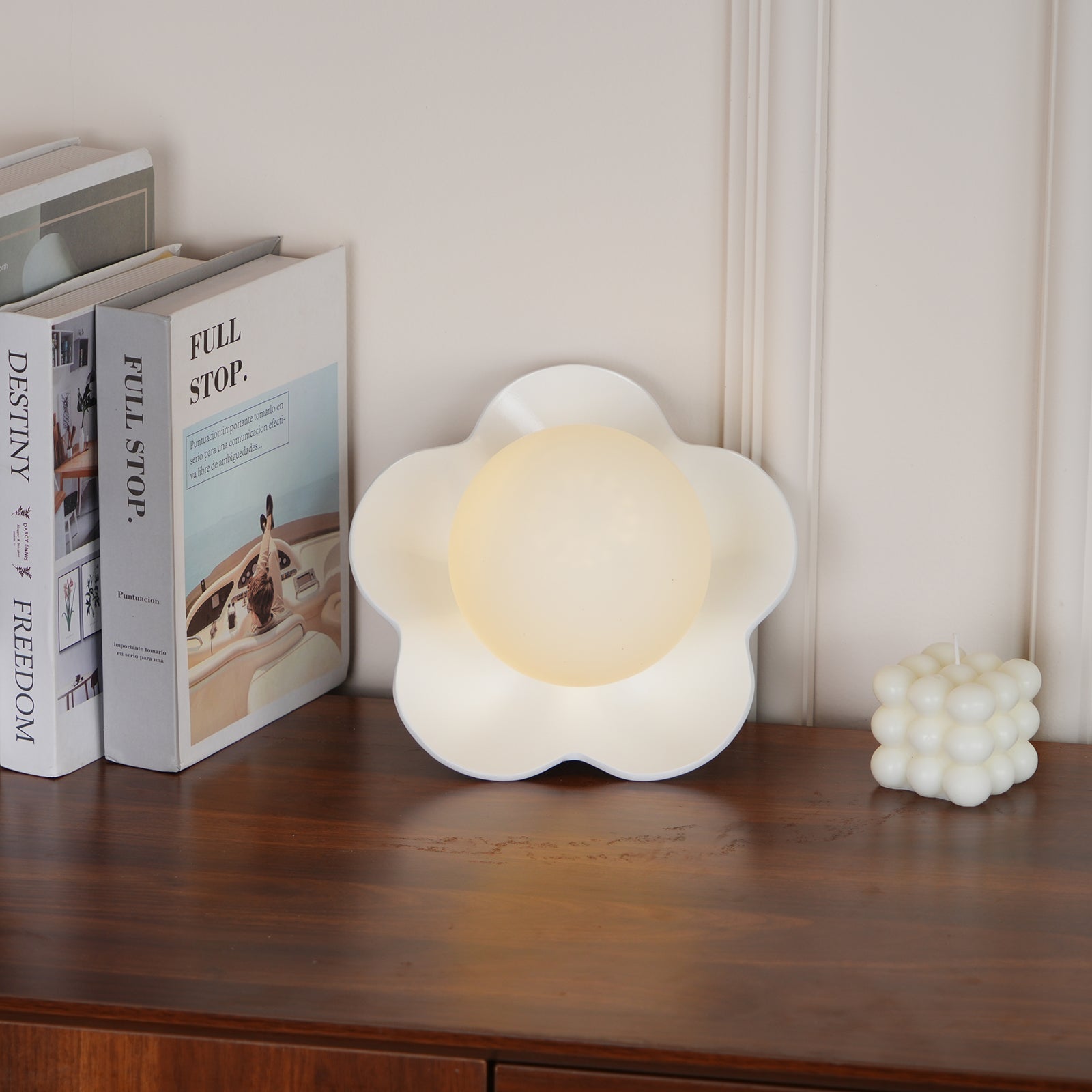 Selani Flower-Shaped Wall Light