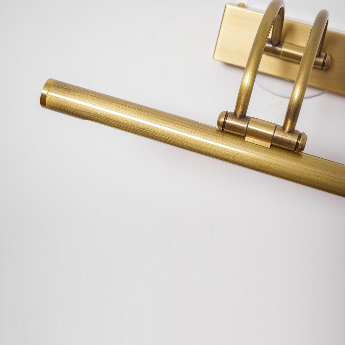 Bezuro Linear Wall Light