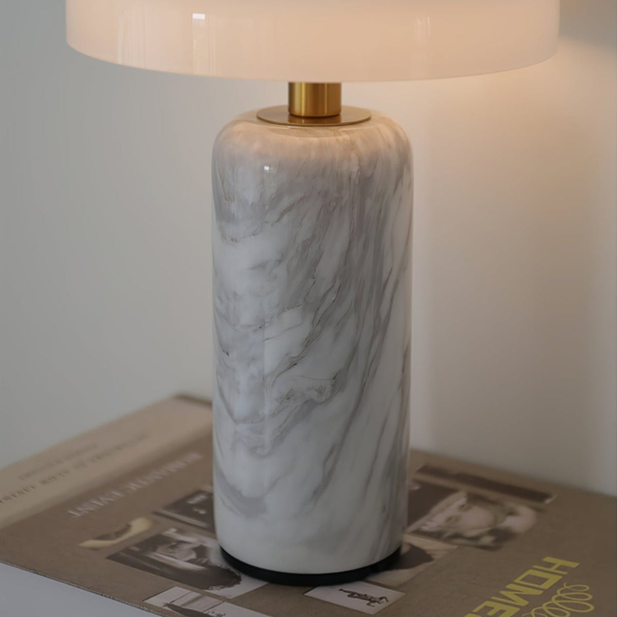 Gindo Globe Table Lamp