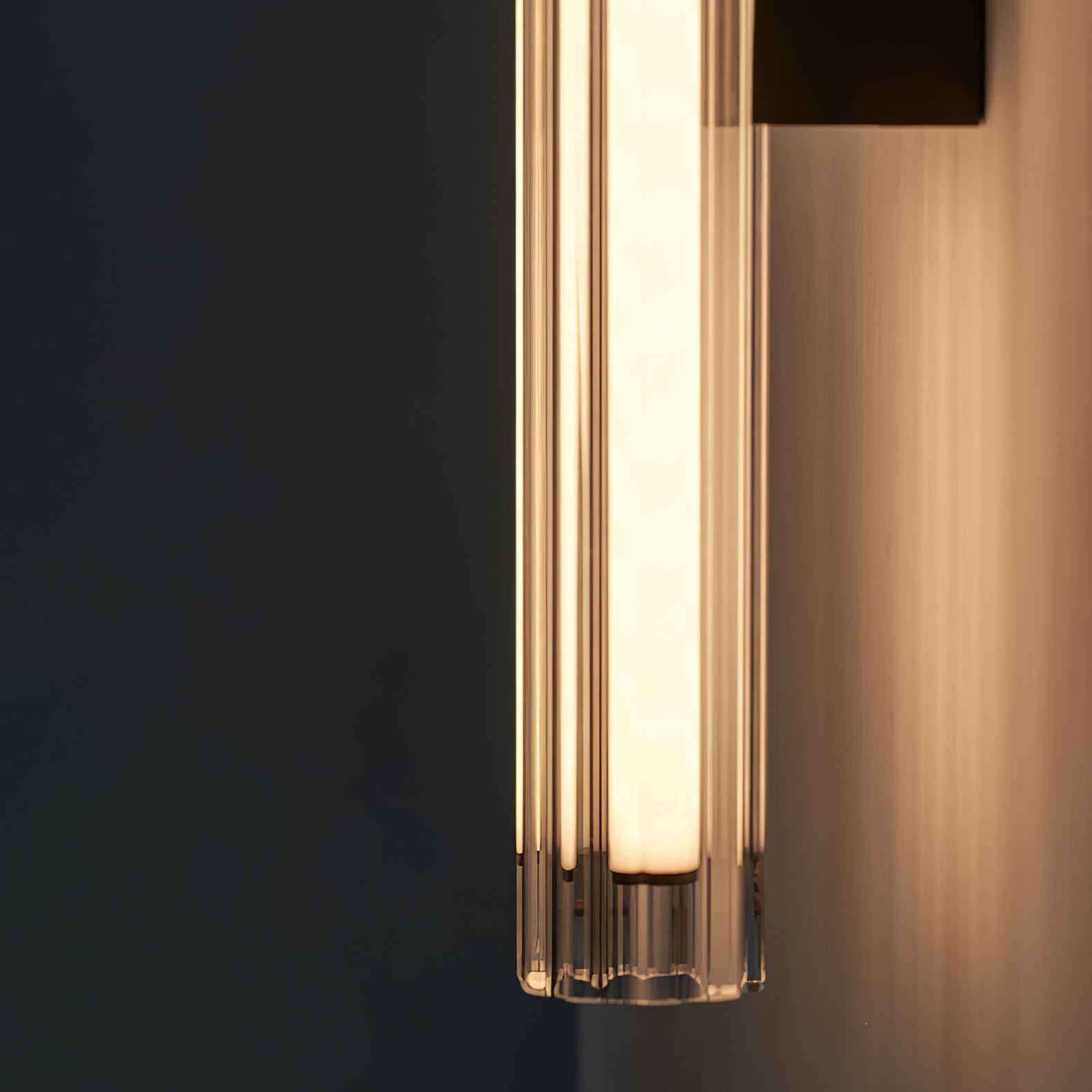 Mocien Wall Light