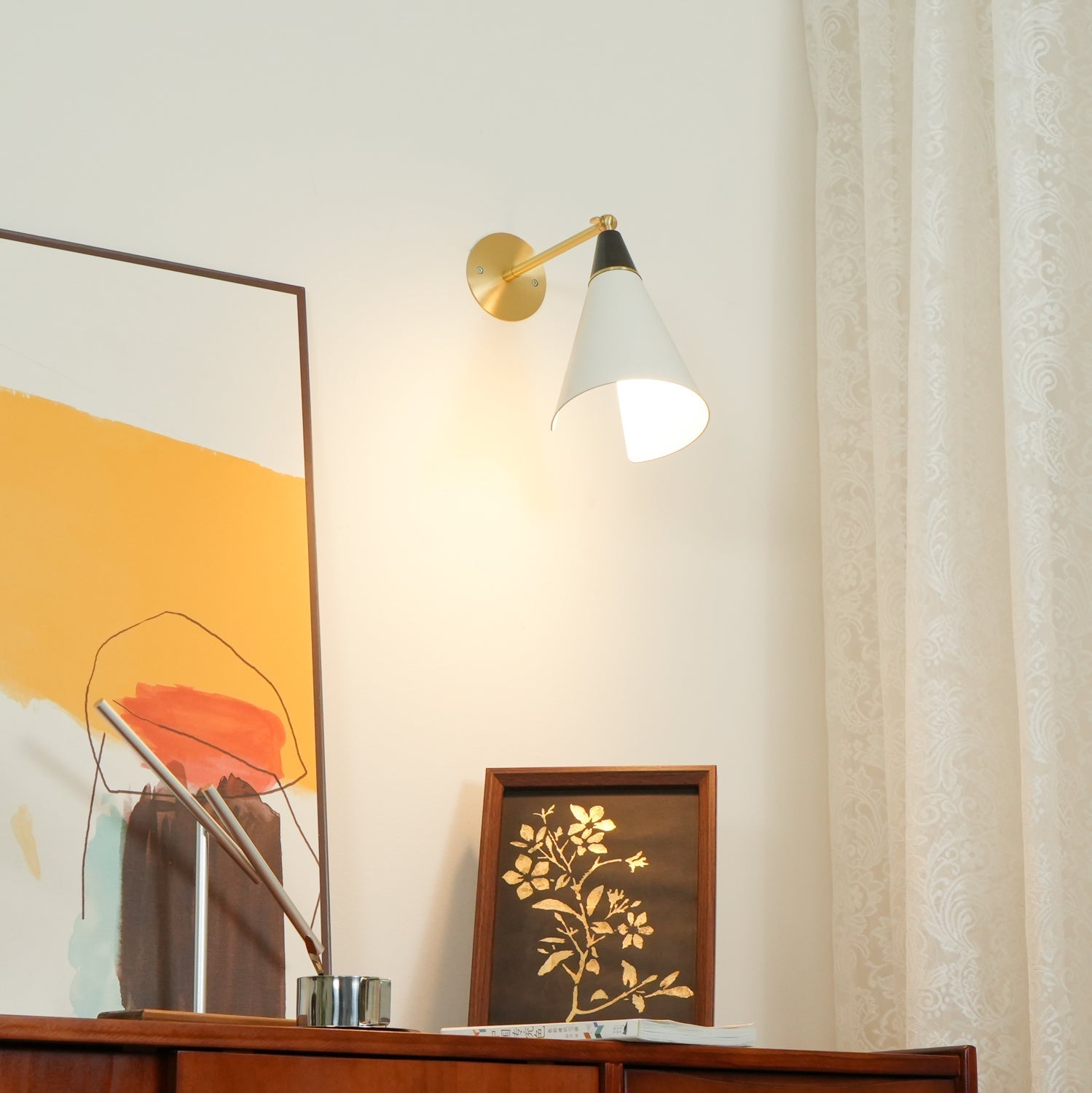 Mauge Wall Light