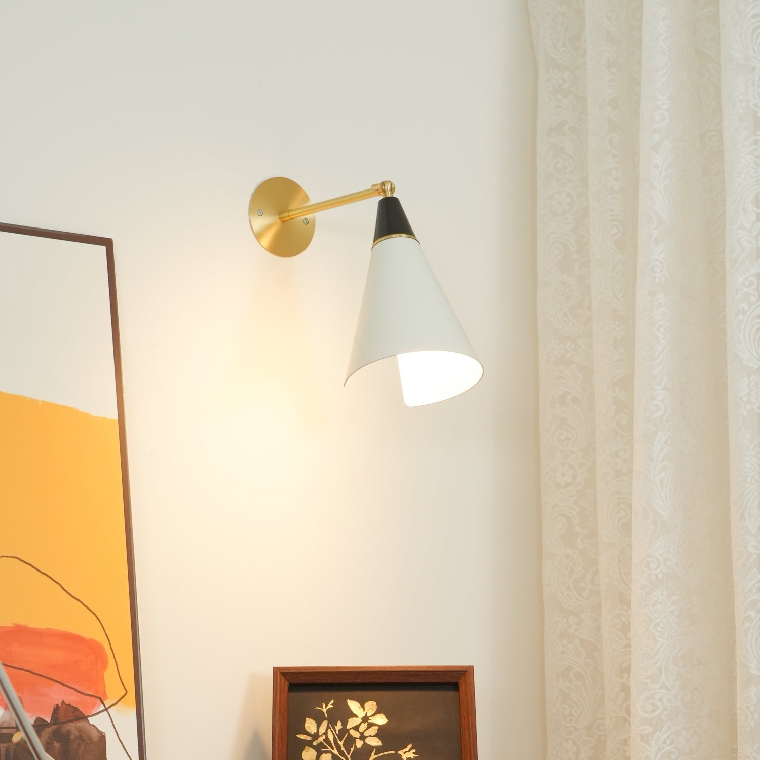 Mauge Wall Light