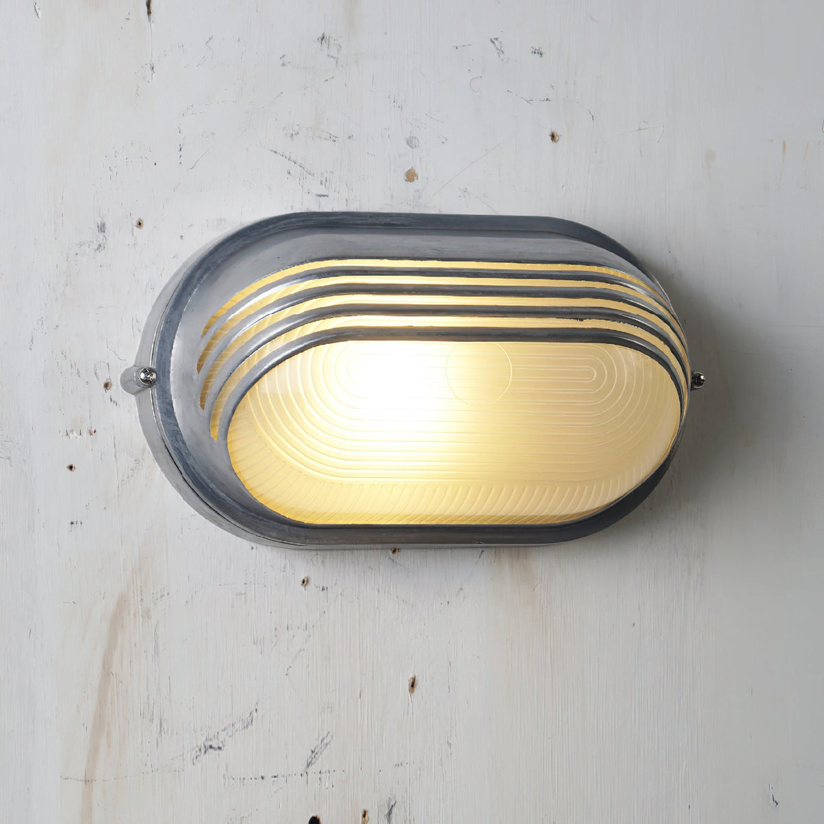 Praris Outdoor Wall Light