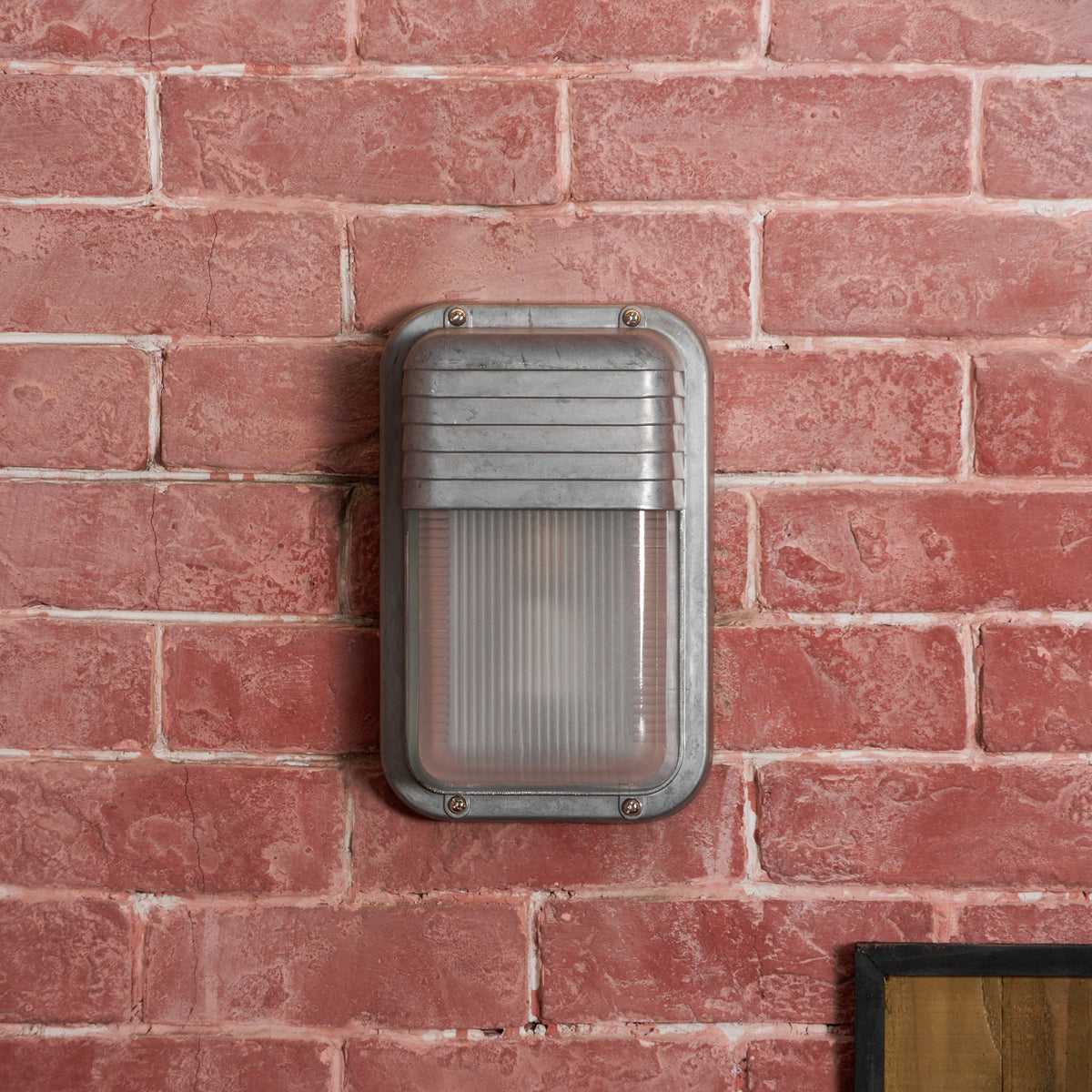 Praris Outdoor Wall Light