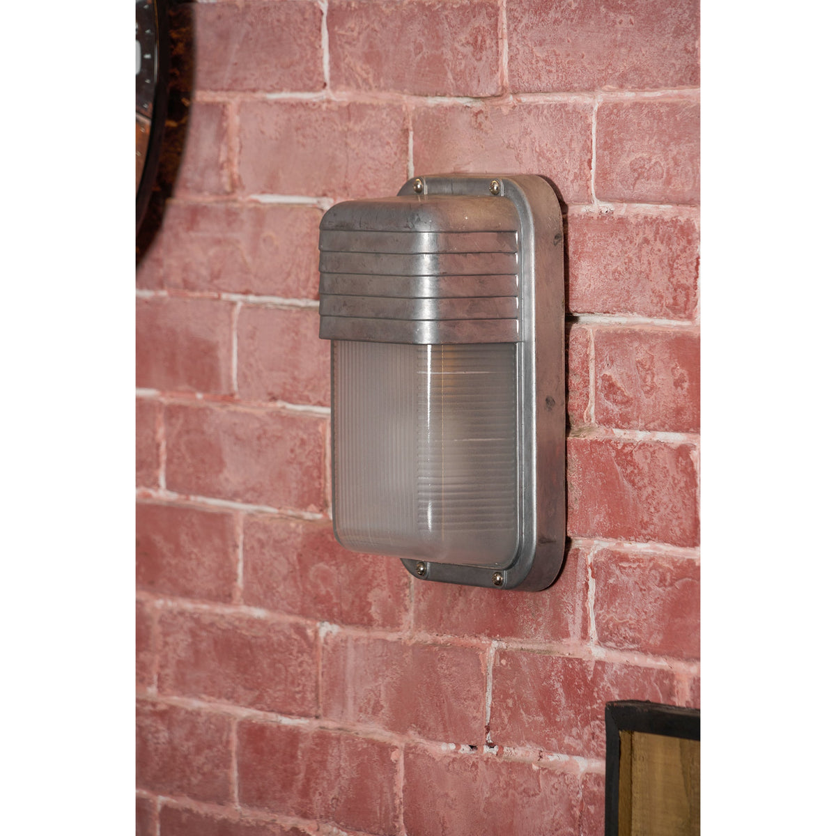 Praris Outdoor Wall Light