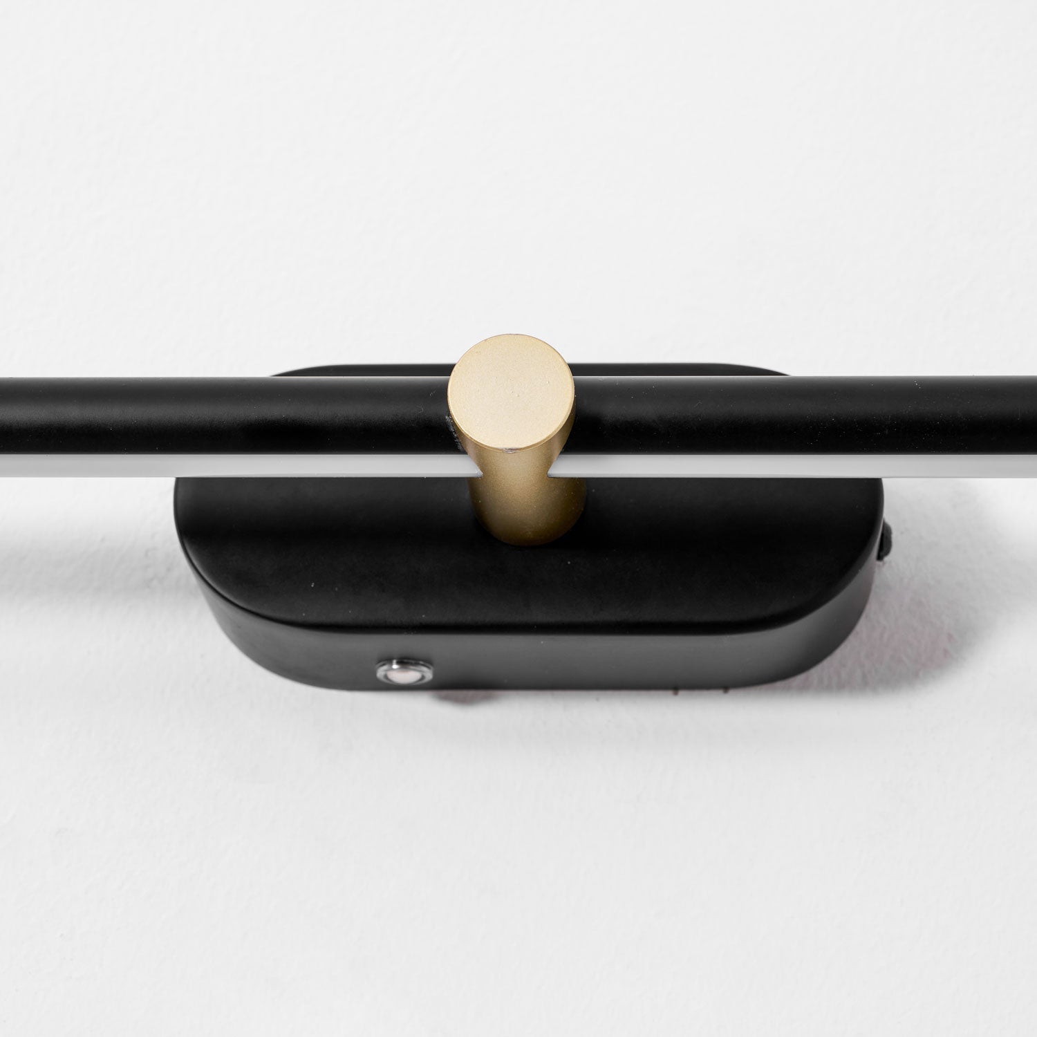Govva Wall Light