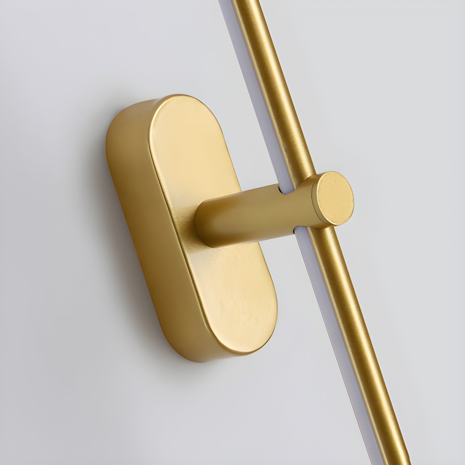 Govva Wall Light
