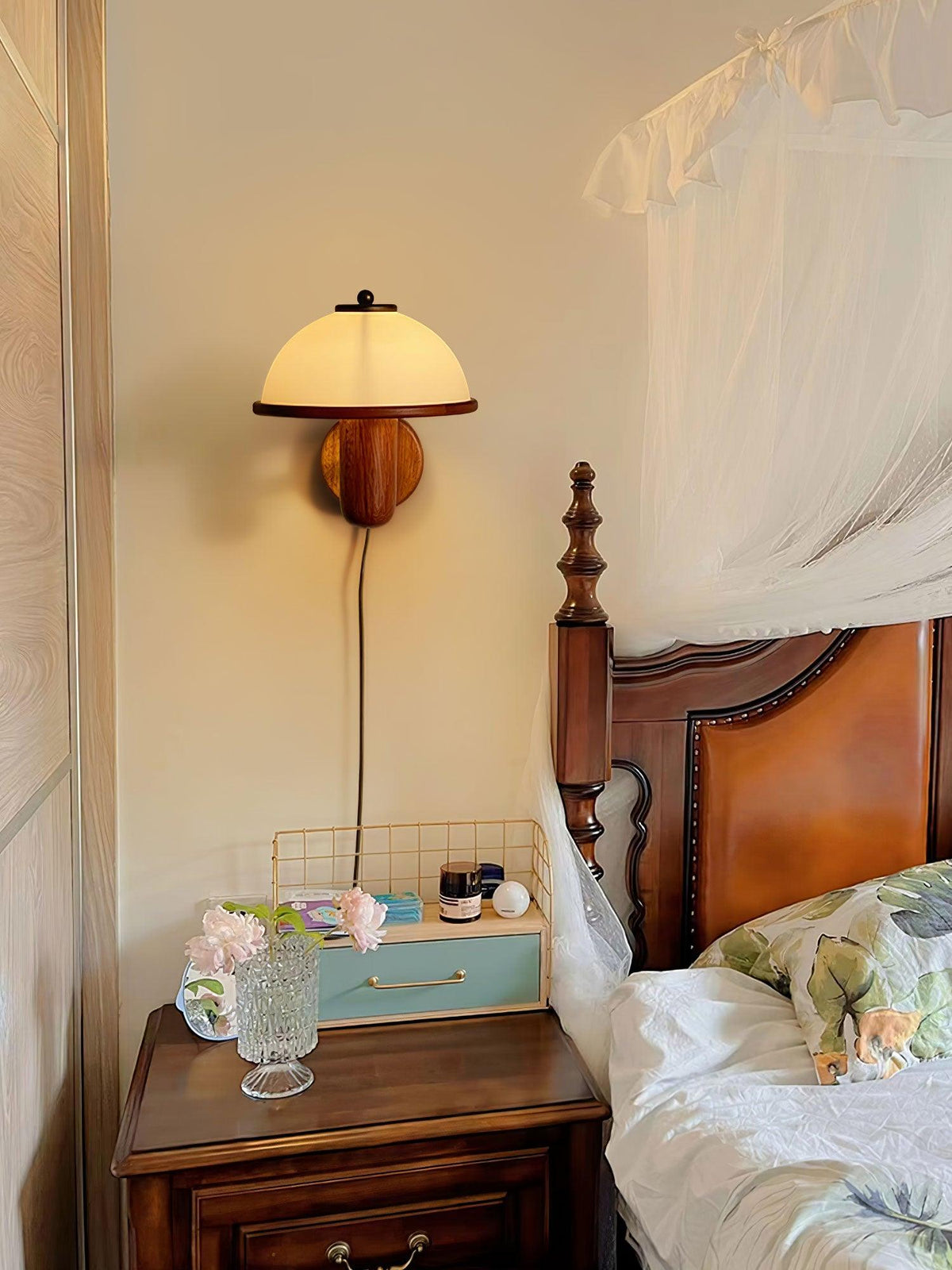 Troko Mushroom Wall Light