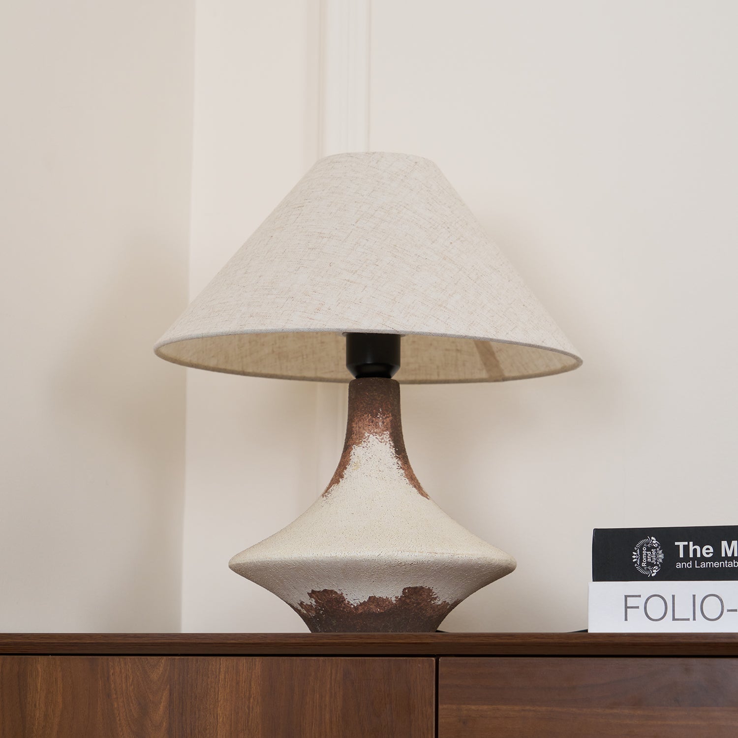 Nespal Table Lamp