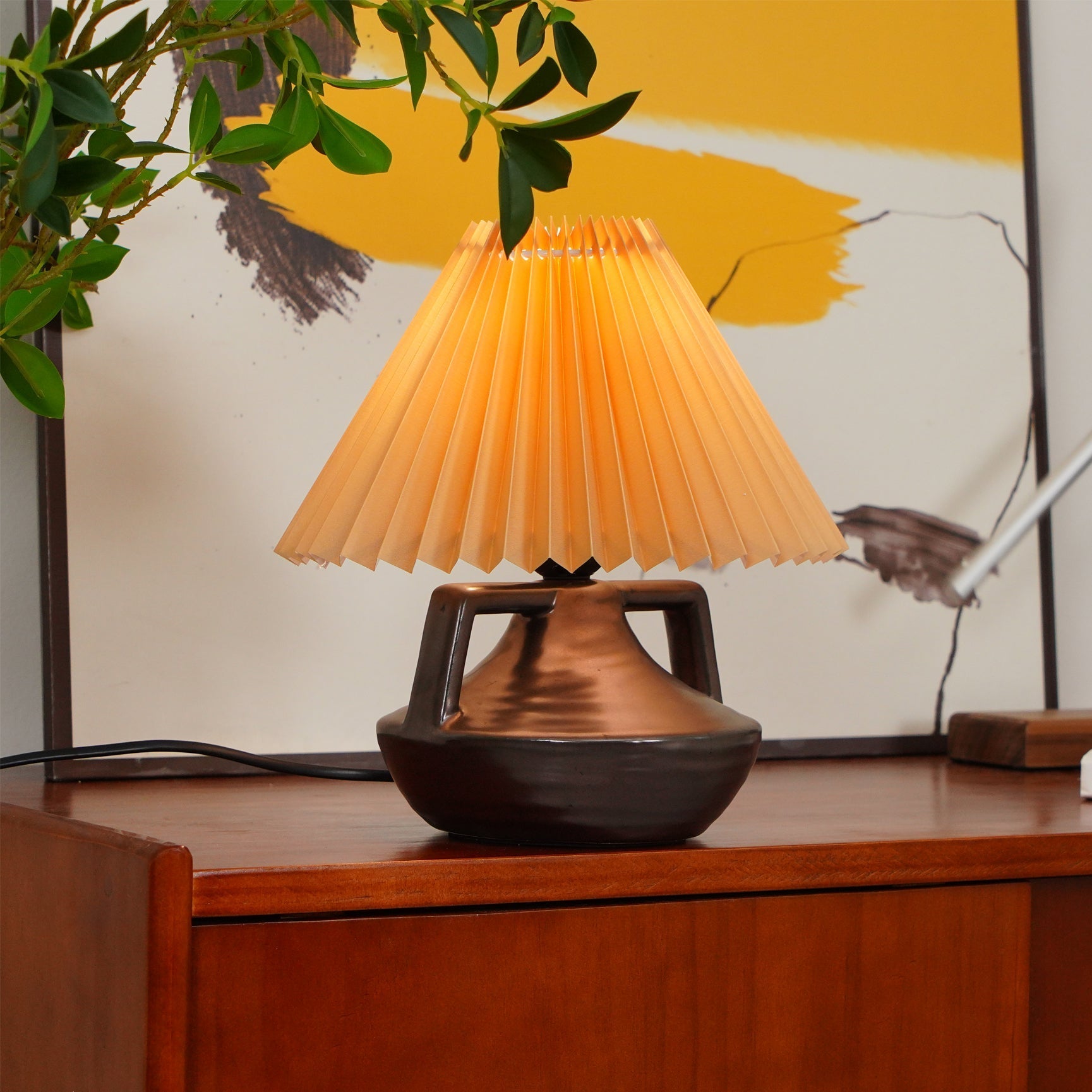 Lyniva Table Lamp