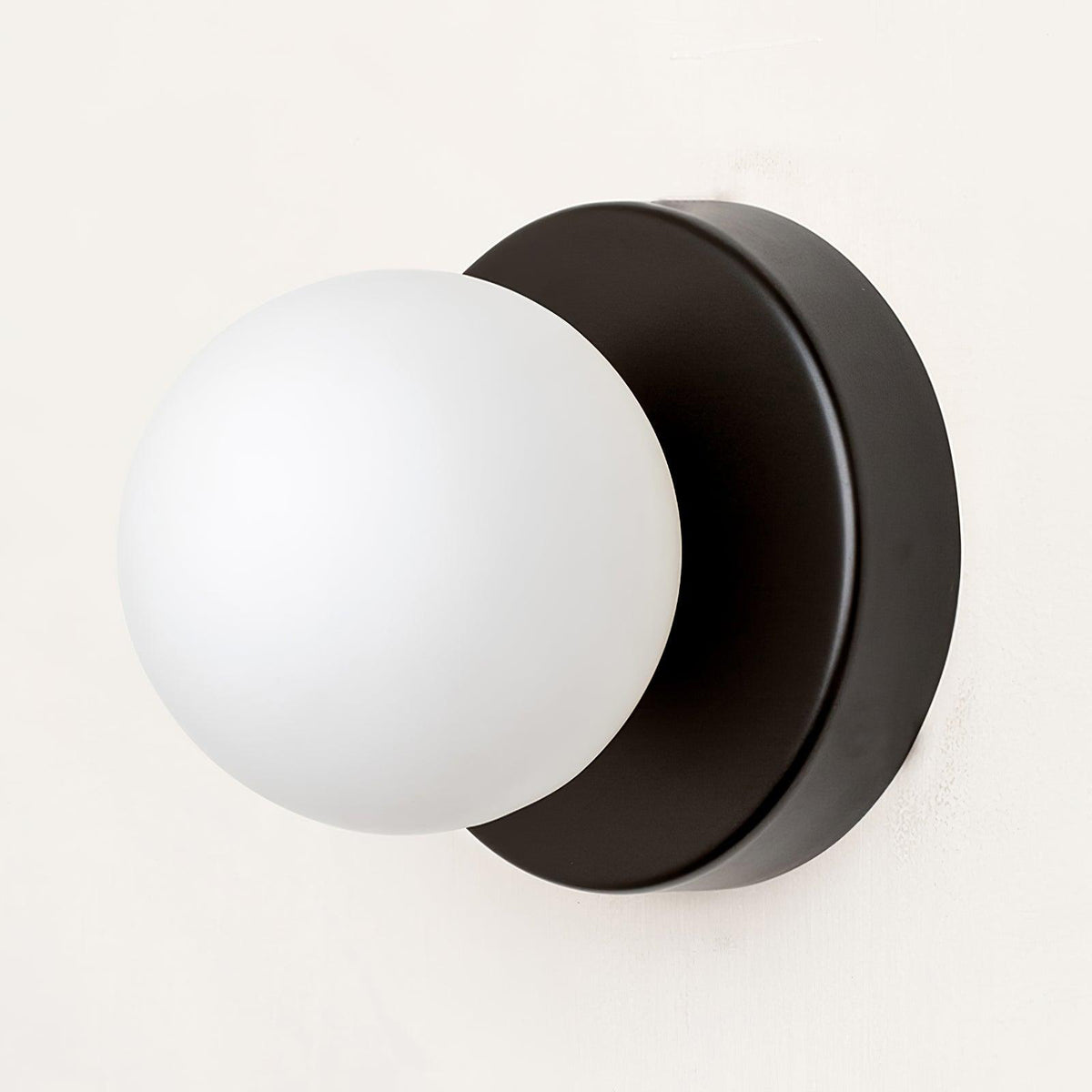 Lurala Globe Wall Light