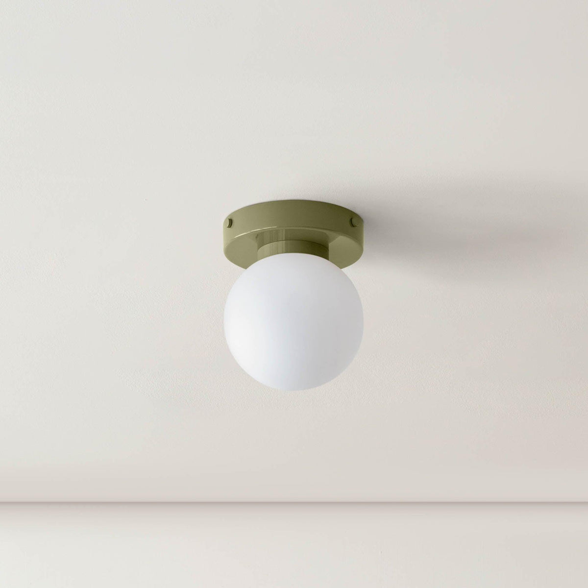 Lurala Globe Wall Light